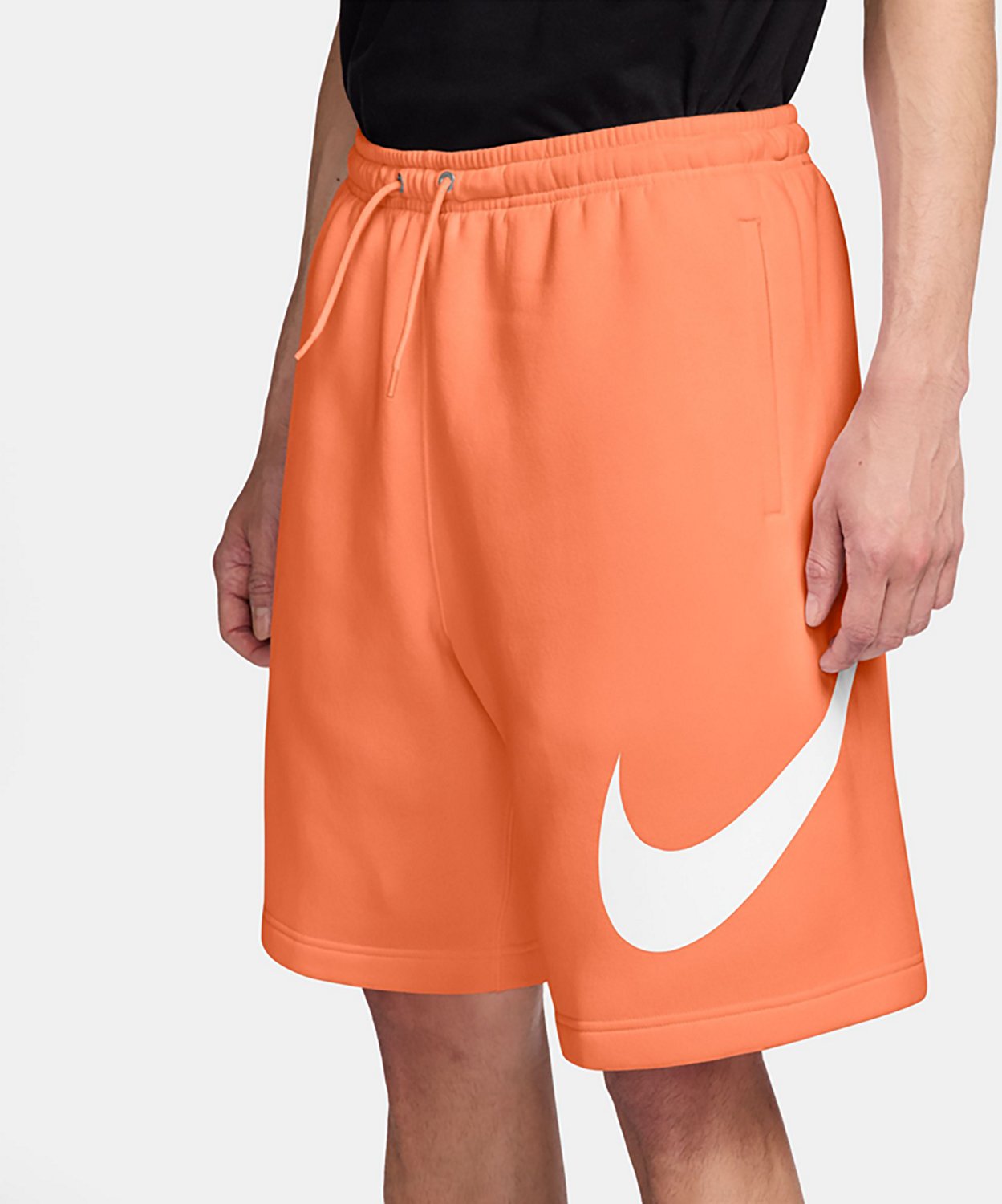 Nike Men's Club Brushed Fleece Graphic Shorts 7 in. - view number 3