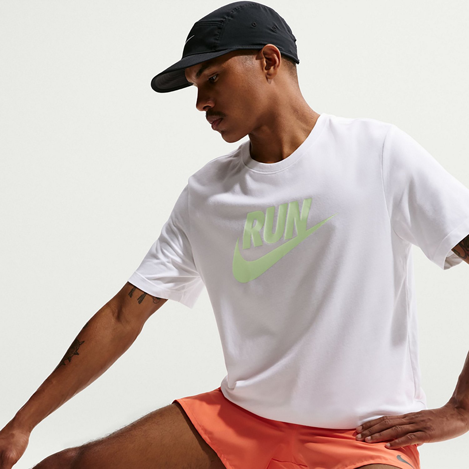 Nike Men's Dri-FIT Run Swoosh Graphic T-shirt - view number 5