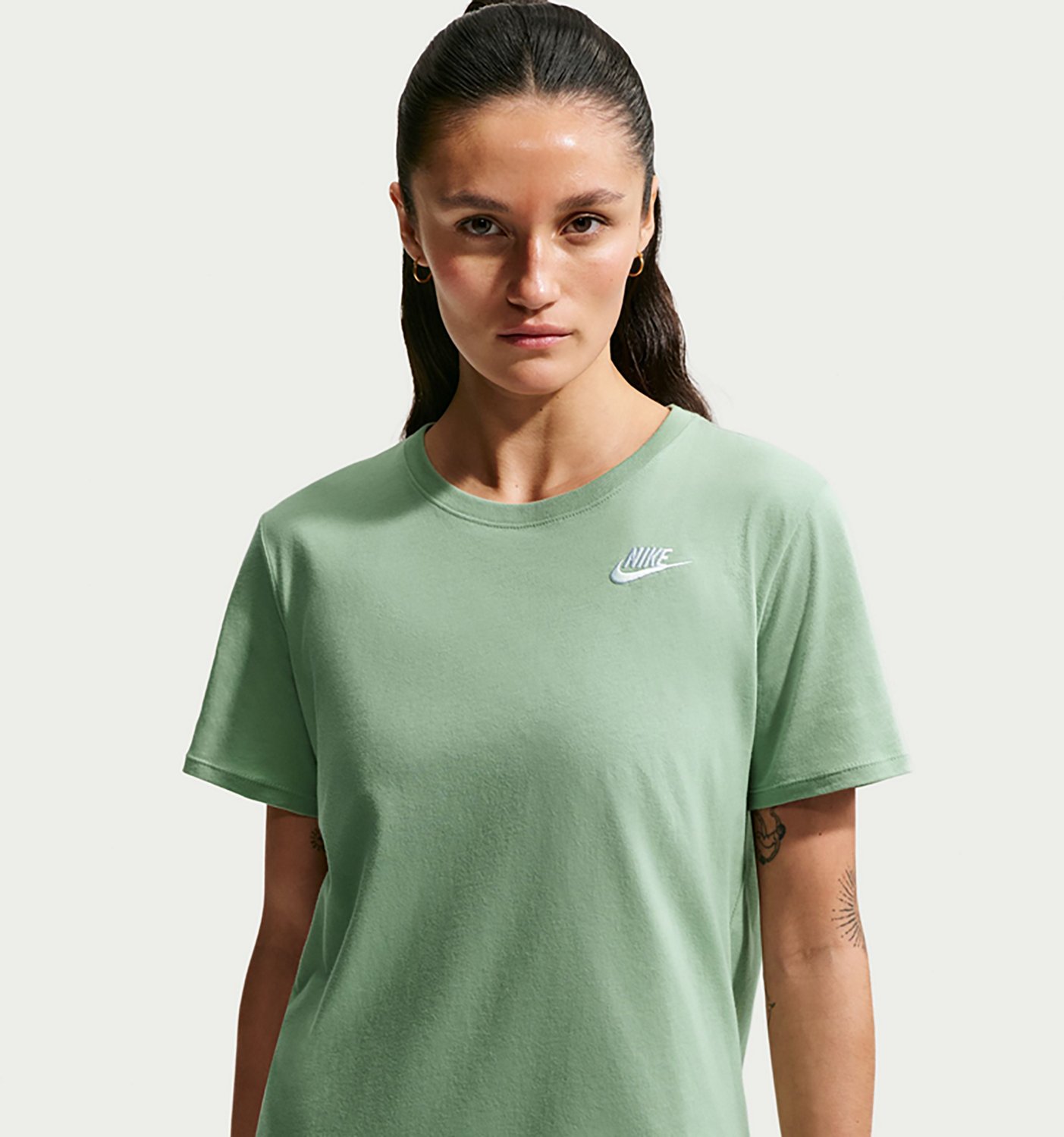Nike Women's Sportswear Club T-shirt