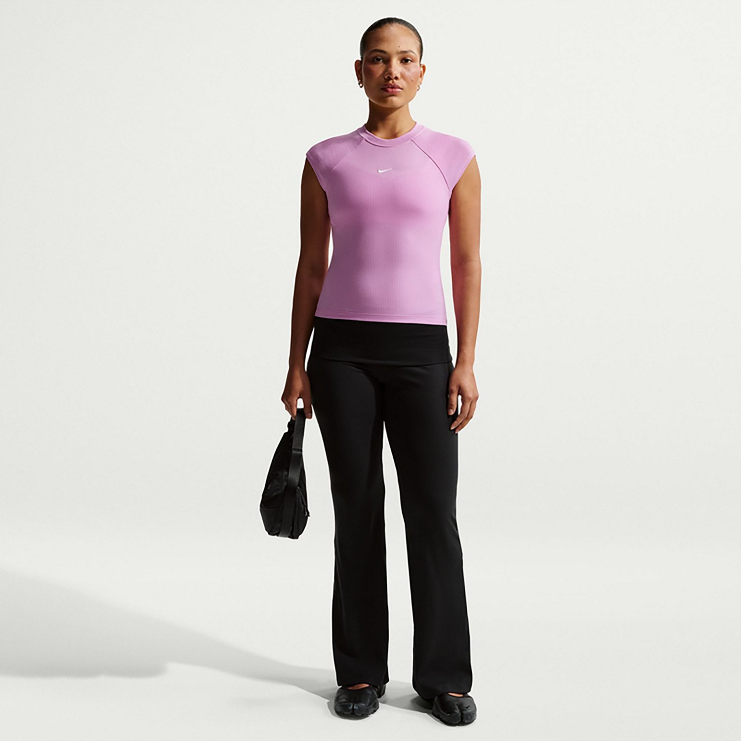 Nike Women's Sportswear Chill Knit Tight Ribbed T-shirt