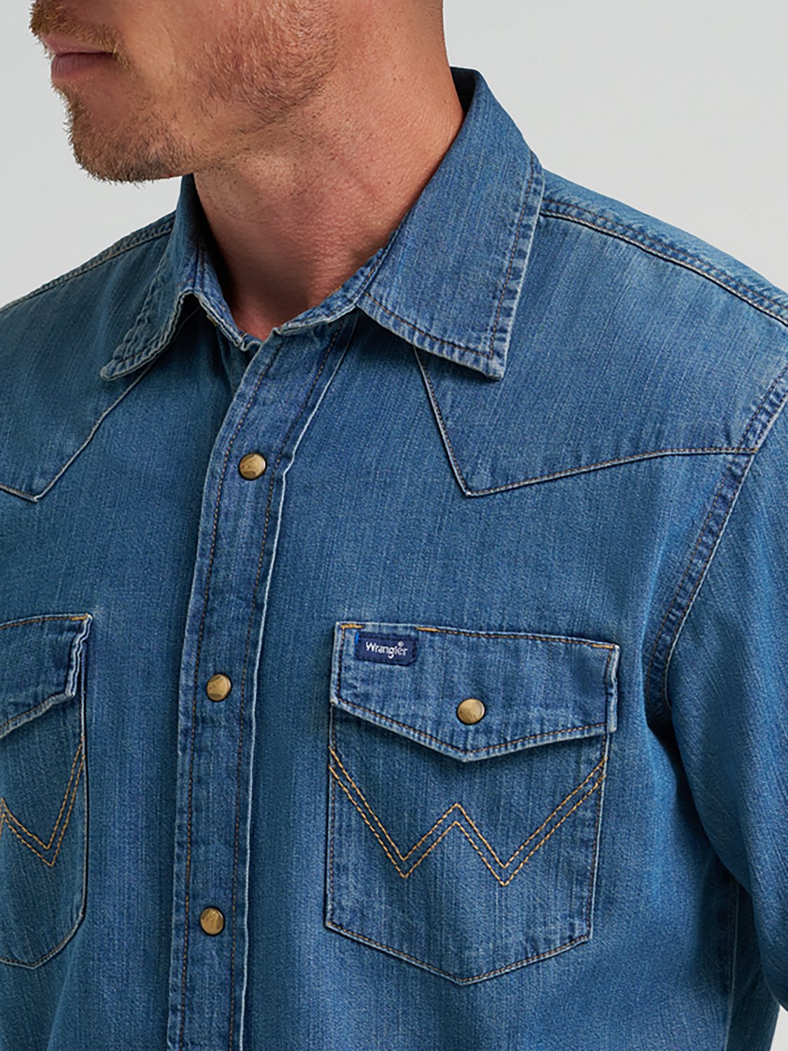 Wrangler Men's Long Sleeve Classic Fit Denim Western Snap Shirt - view number 3