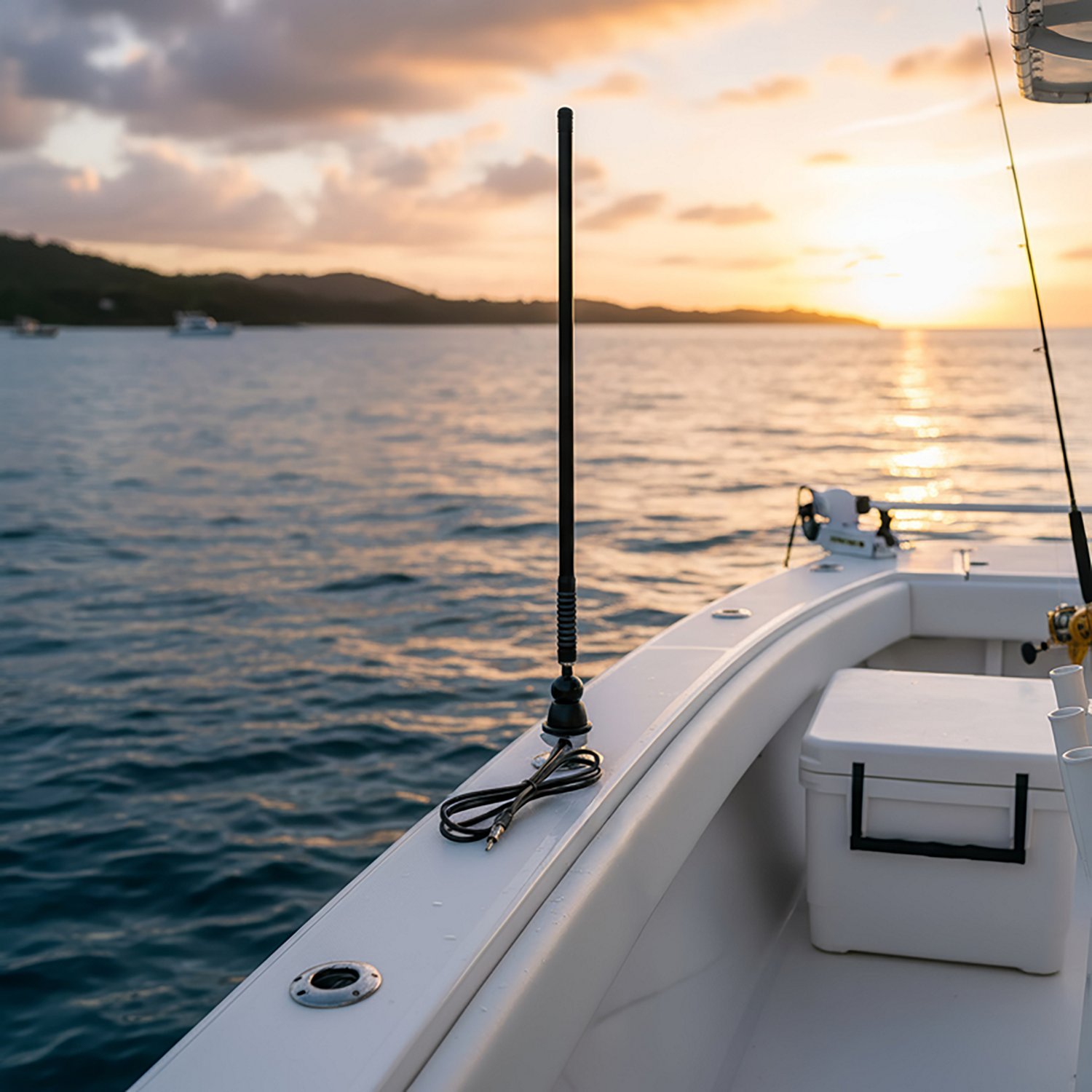 Dual AM/FM Rubber Mast 17 in Antenna - view number 2