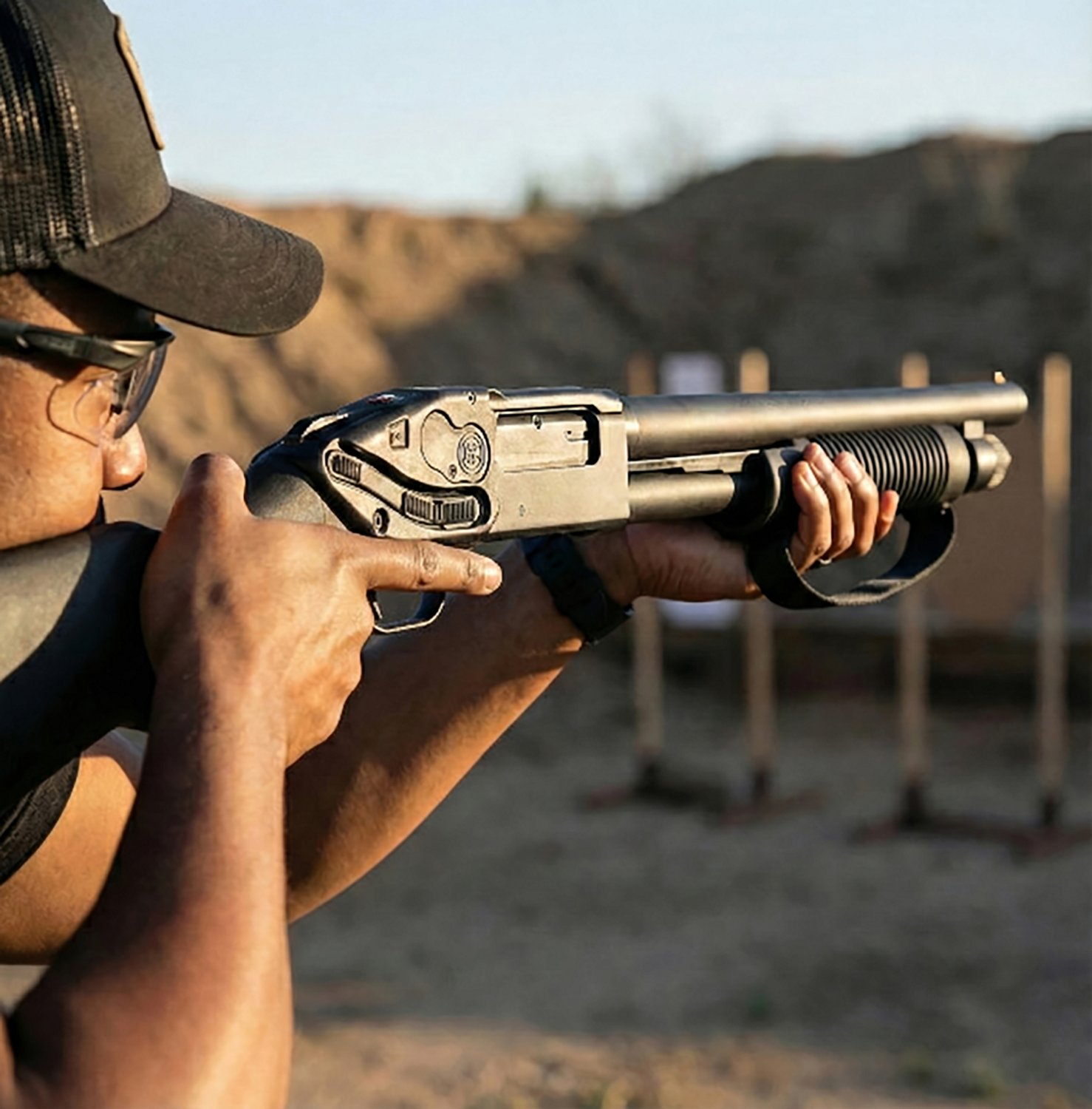 Mossberg 590 Shockwave 12 Gauge Pump-Action Shotgun with Crimson