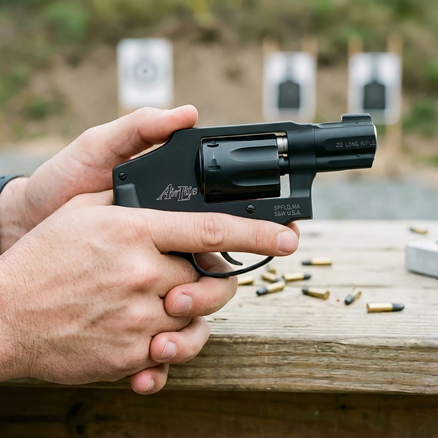 Smith & Wesson 43 Classic 22 LR J-Frame Revolver - view number 3