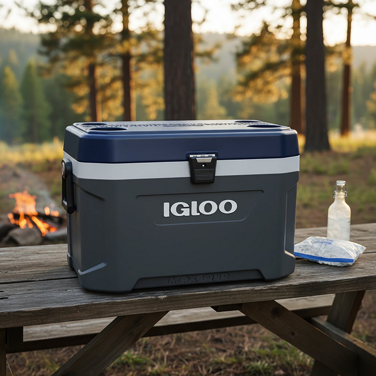 Igloo Maxcold Latitude Full-Size 54 qt Cooler - view number 3