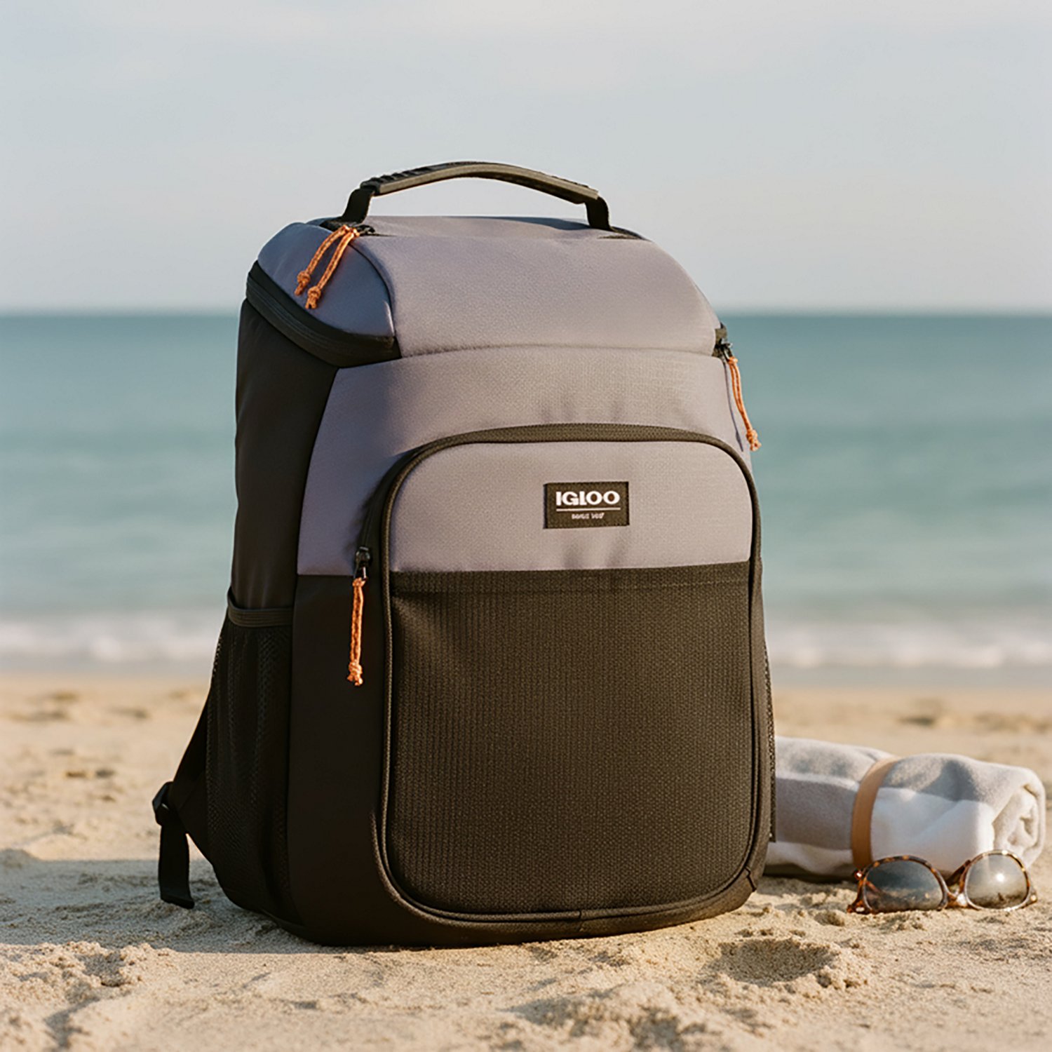 Igloo Maxcold Ridgeline Gizmo Gripper 30 Can Cooler Backpack - view number 4