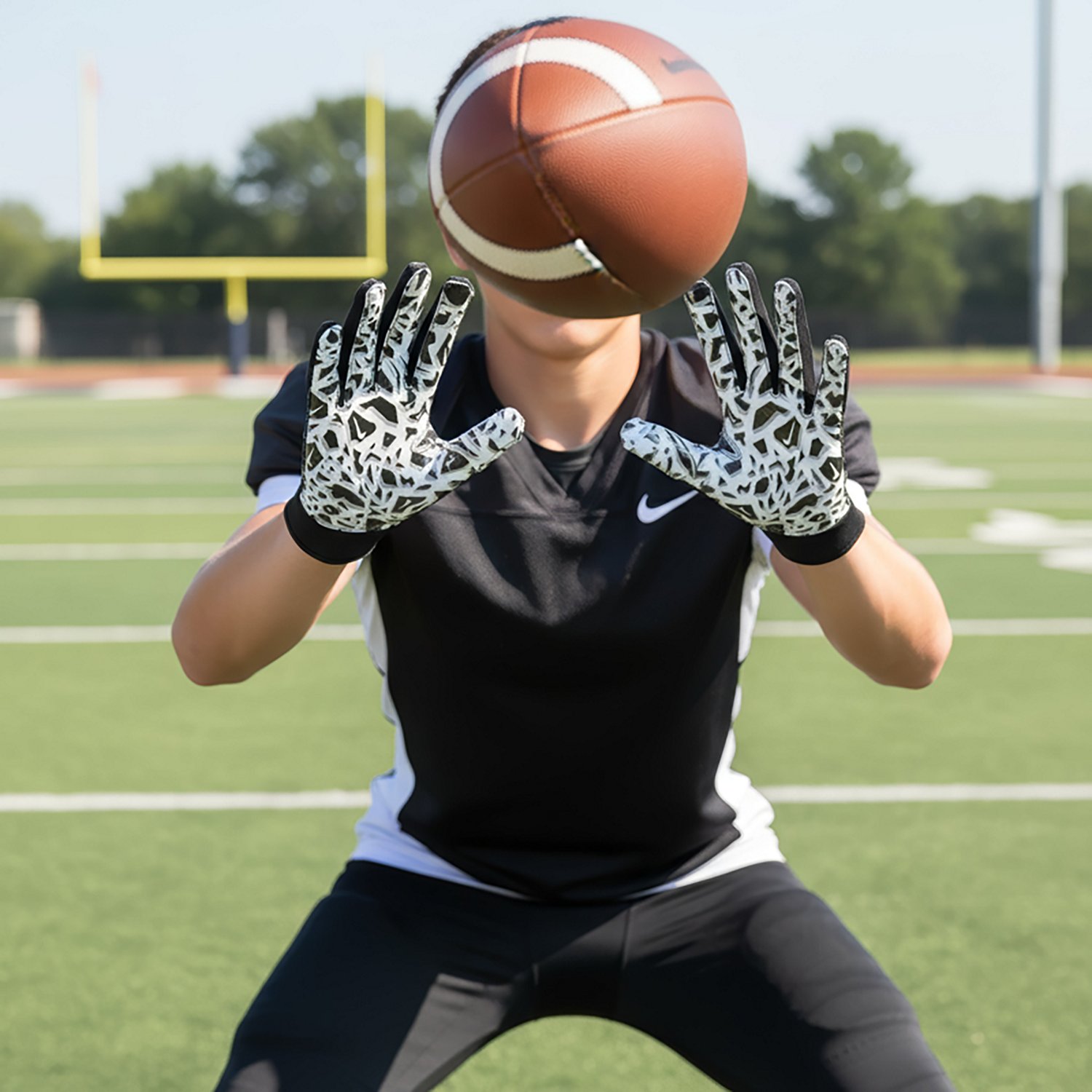 Nike Youth Shark 2.0 Football Gloves                                                                                             - view number 4