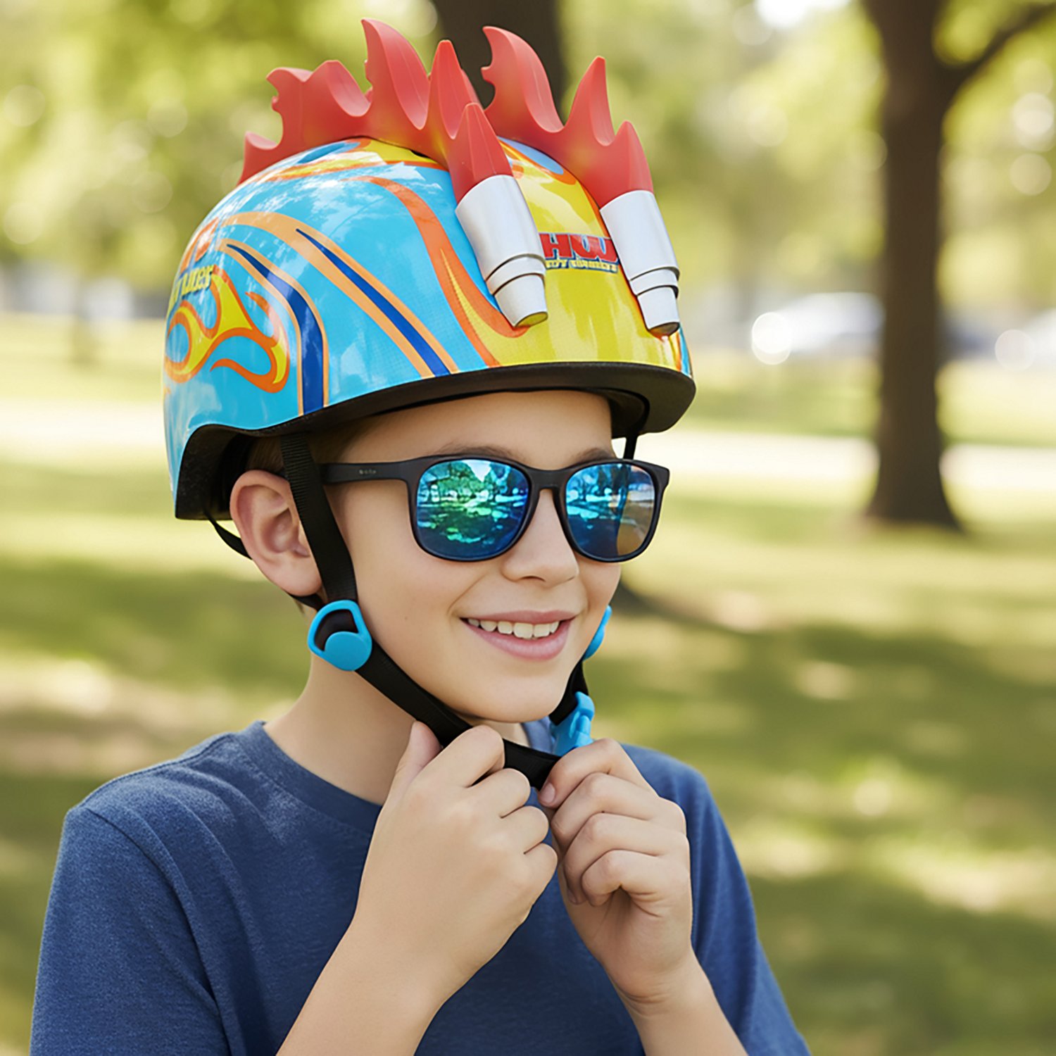 Hot Wheels Boys' 3-D Light-Up Mohawk Flames Helmet                                                                               - view number 6