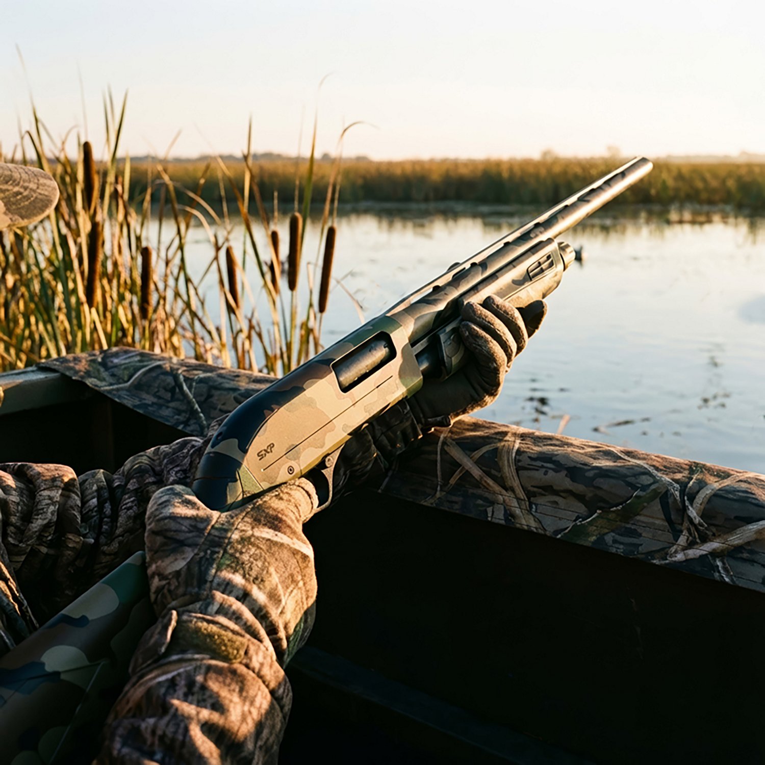 Winchester SXP Waterfowl Hunter 12 Gauge Pump Shotgun - view number 2