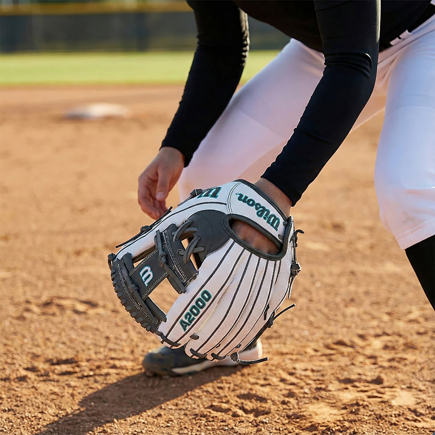 Wilson 11.75 in A2000 H75 Infield Fast-Pitch Softball Glove                                                                      - view number 7