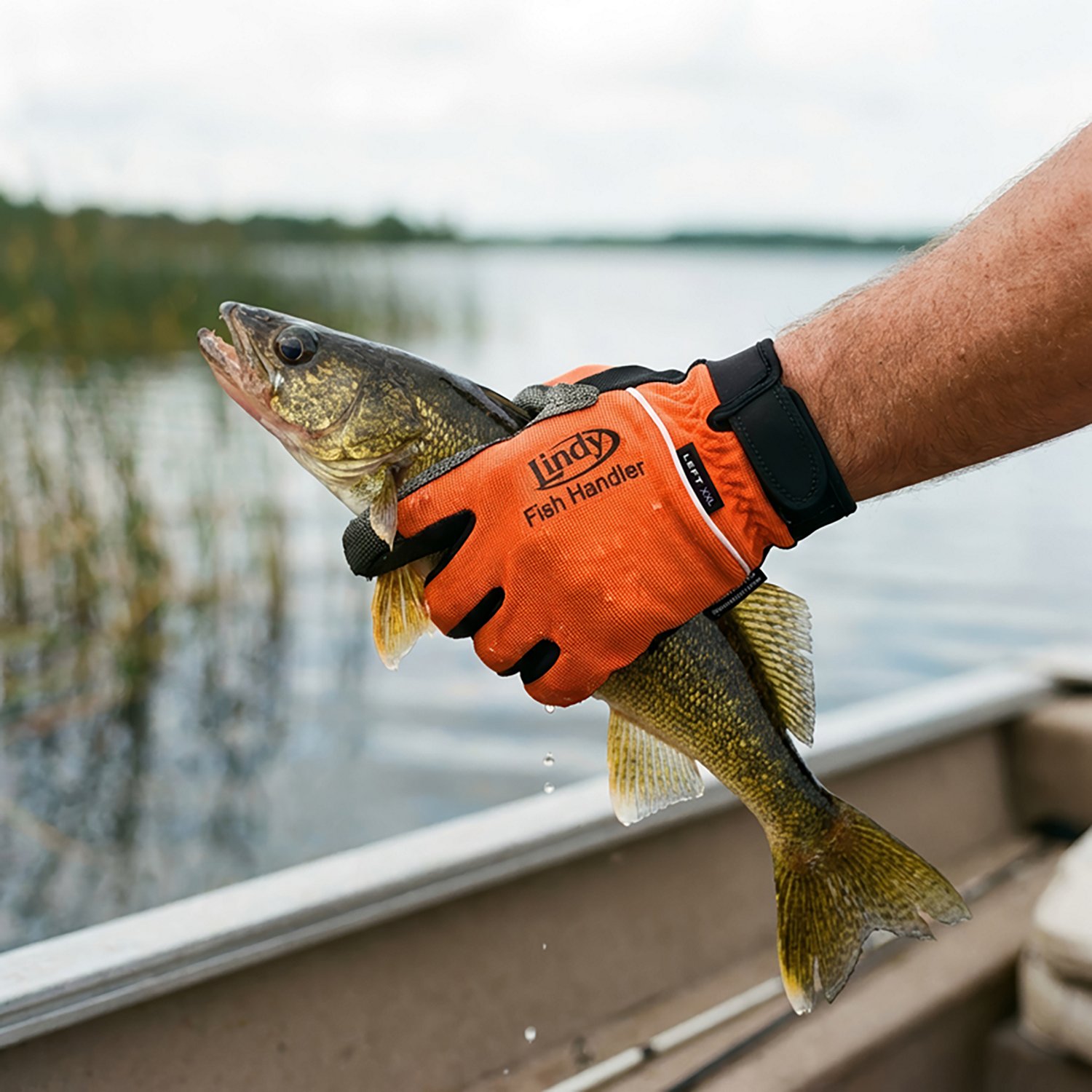 Lindy Adults' Left-handed Fish Handling Glove - view number 2