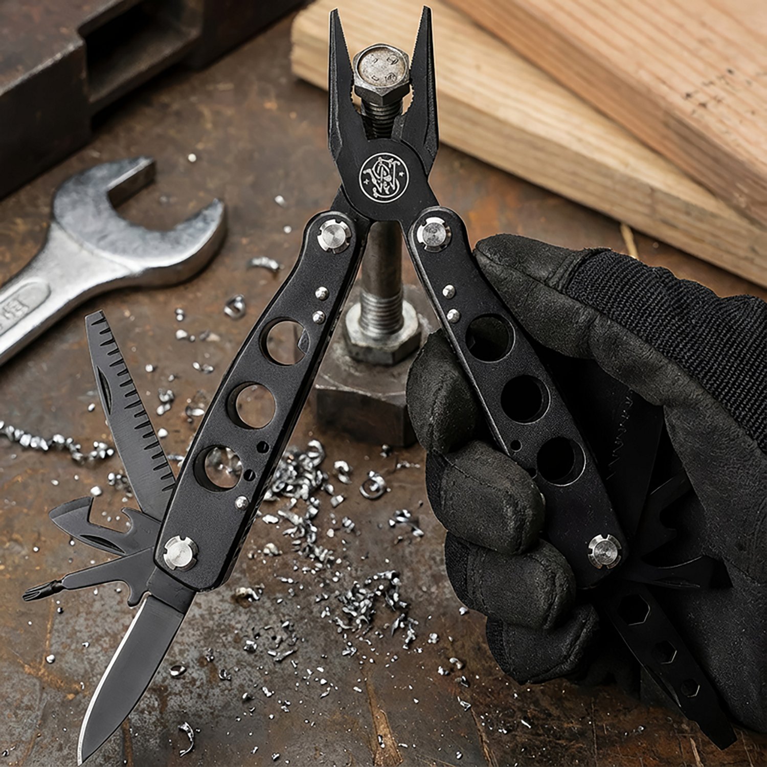 Smith & Wesson 15-Function Multi-Tool - view number 2