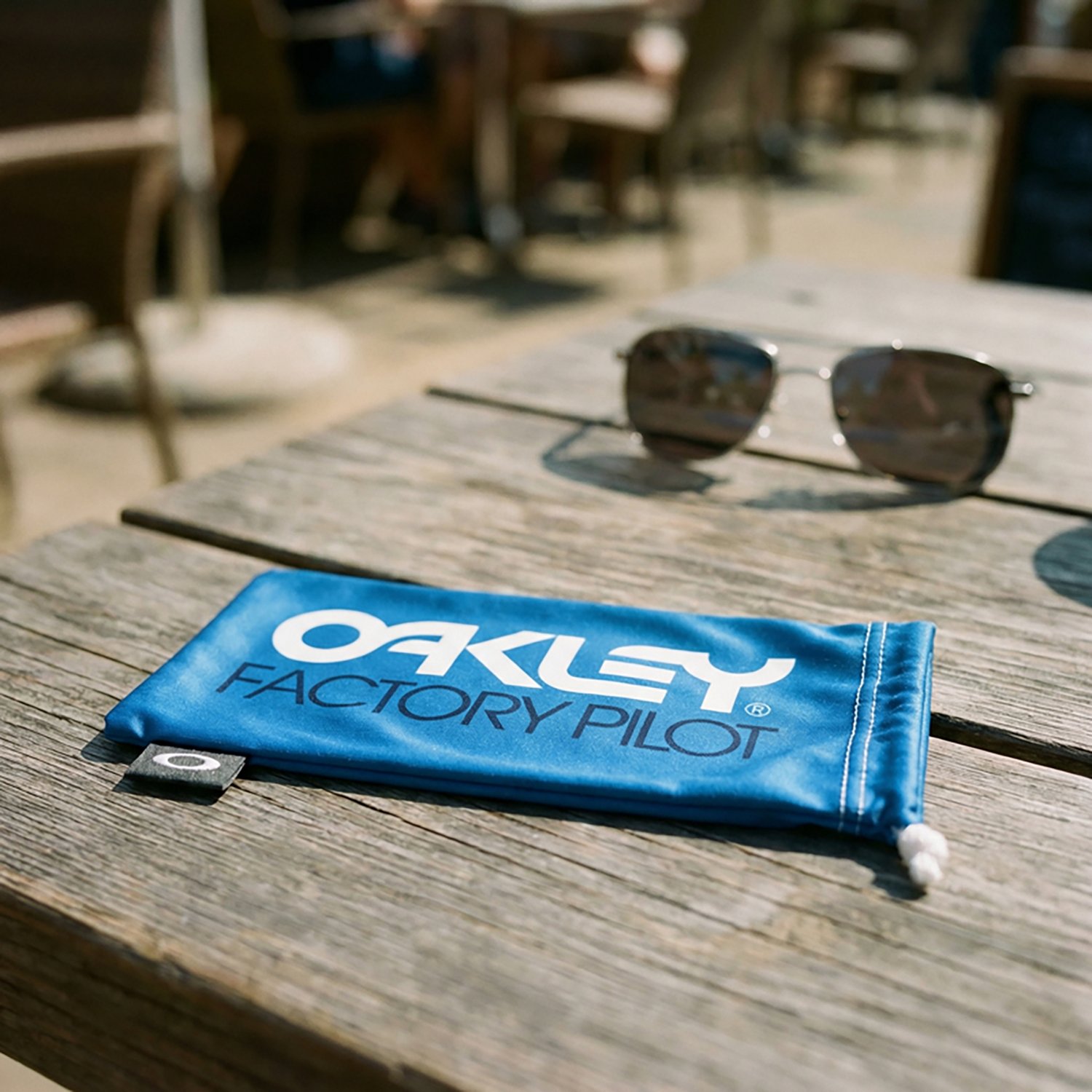 Oakley Pilot Sunglasses Microbag - view number 2