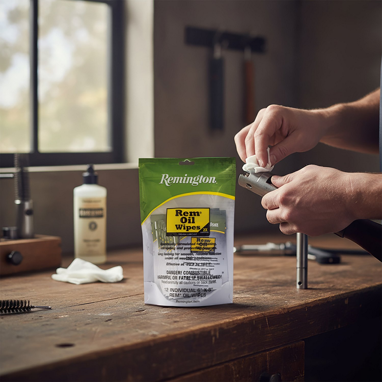 Remington Oil Wipes 12-Pack - view number 2