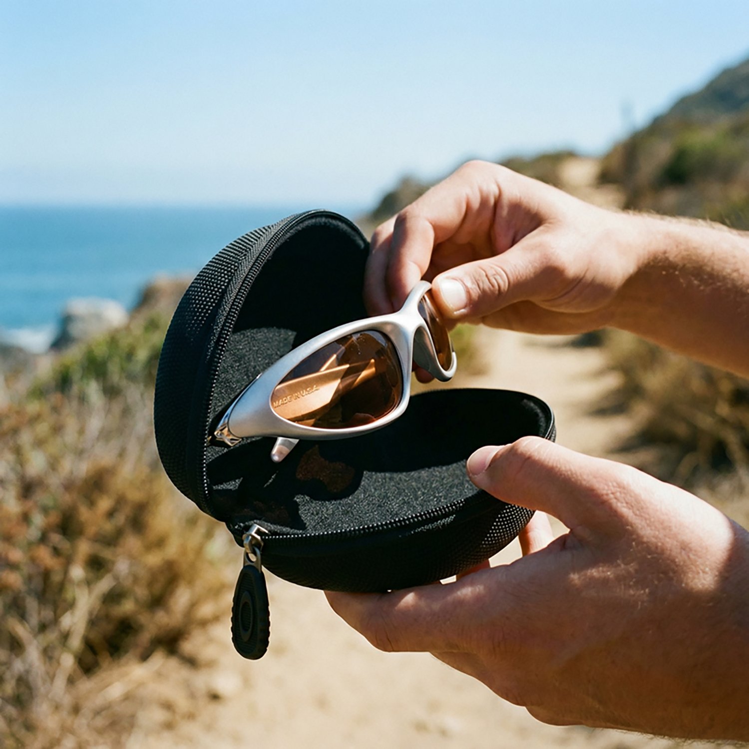 Oakley Medium Soft Vault - view number 2