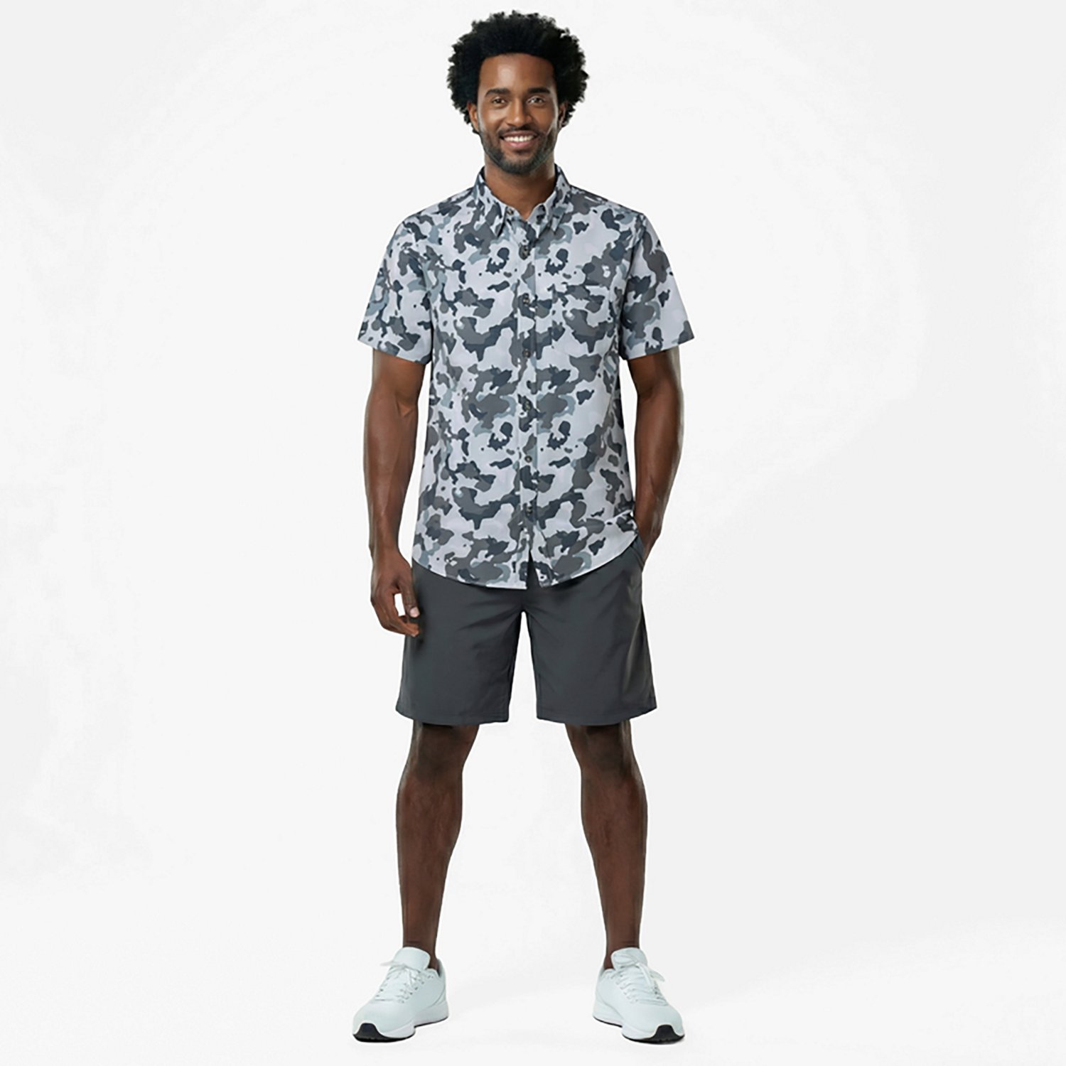 Magellan Outdoors Men's Shore and Line Washed Out Pocket Button-Down Fishing Shirt