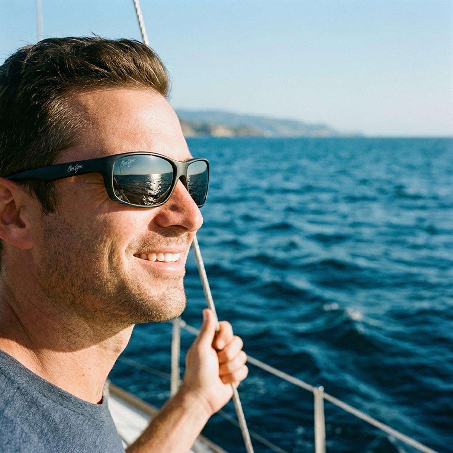 Maui Jim Men's Kaiwi Channel Polarized Wrap Sunglasses                                                                           - view number 4