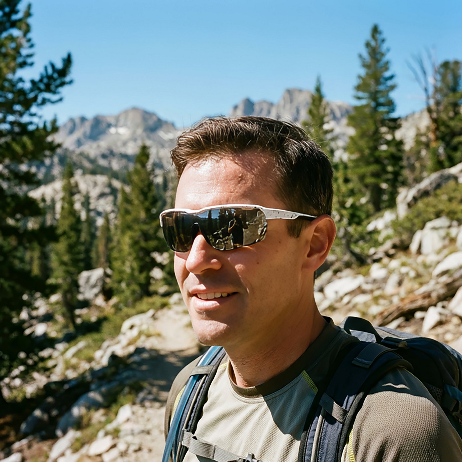 PUGS Adults' Lifestyle Rimless Blade Polarized Wrap-Around Sunglasses - view number 3