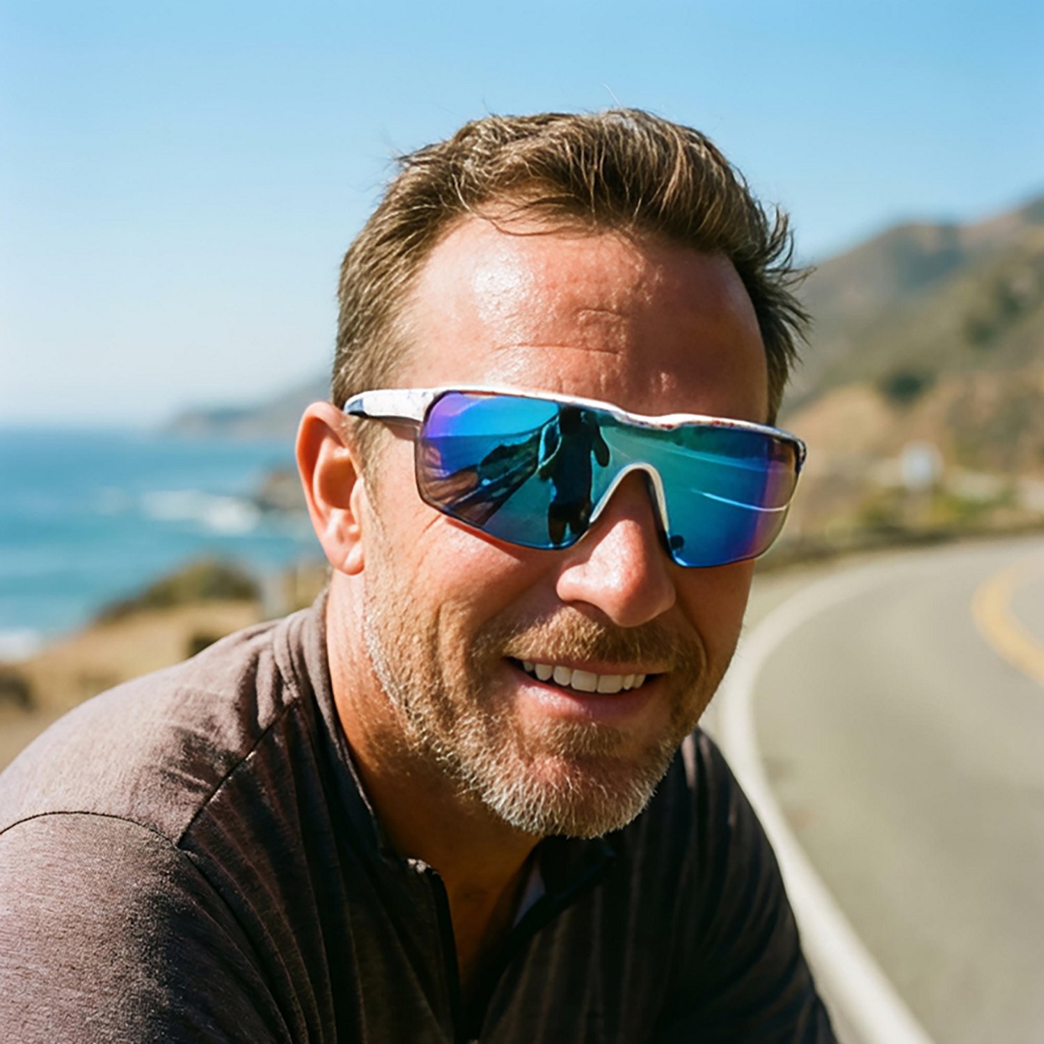 PUGS Adults' Lifestyle Rimless Blade Polarized Wrap-Around Sunglasses - view number 3