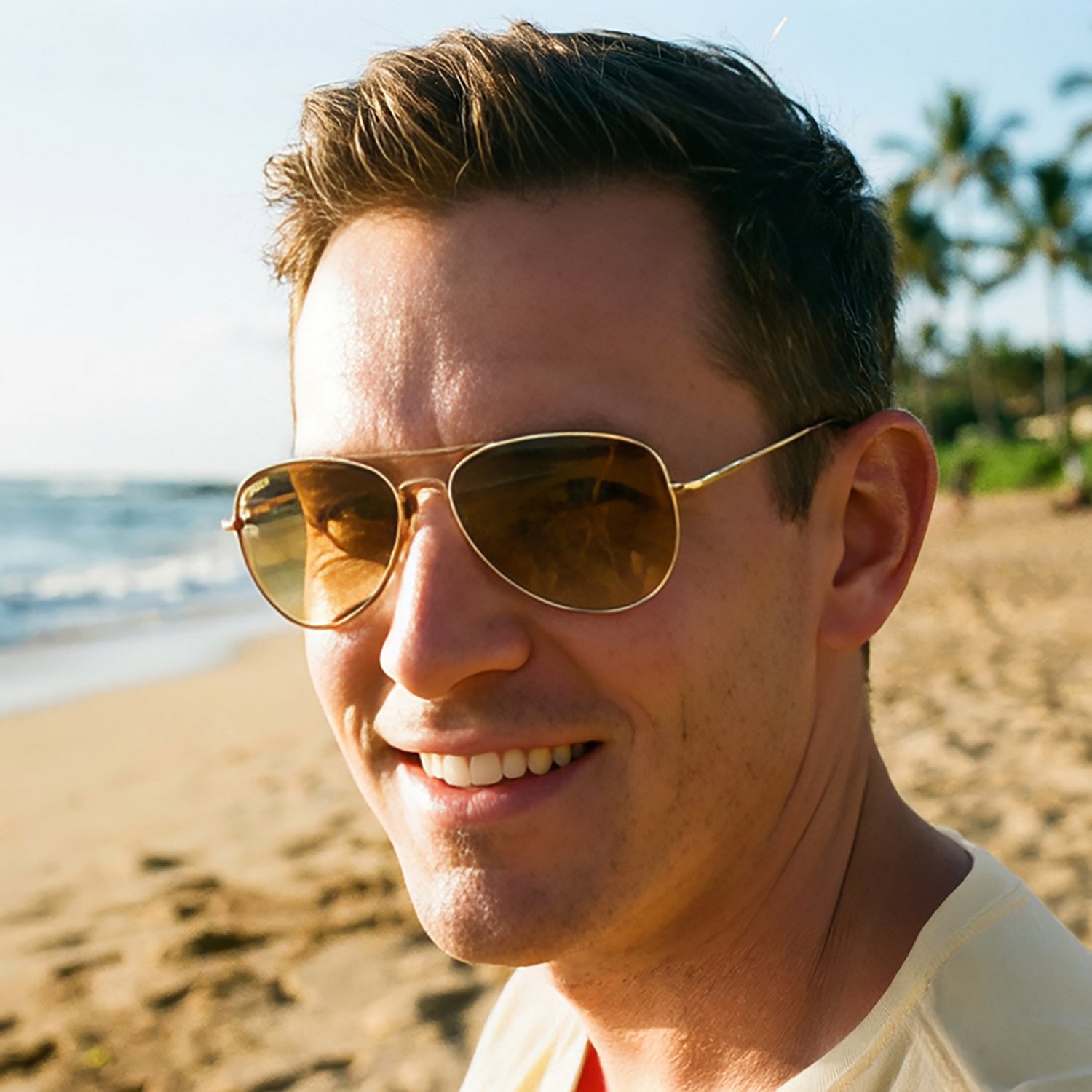 PUGS Adults' Metal Full Rim Aviator Sunglasses - view number 2