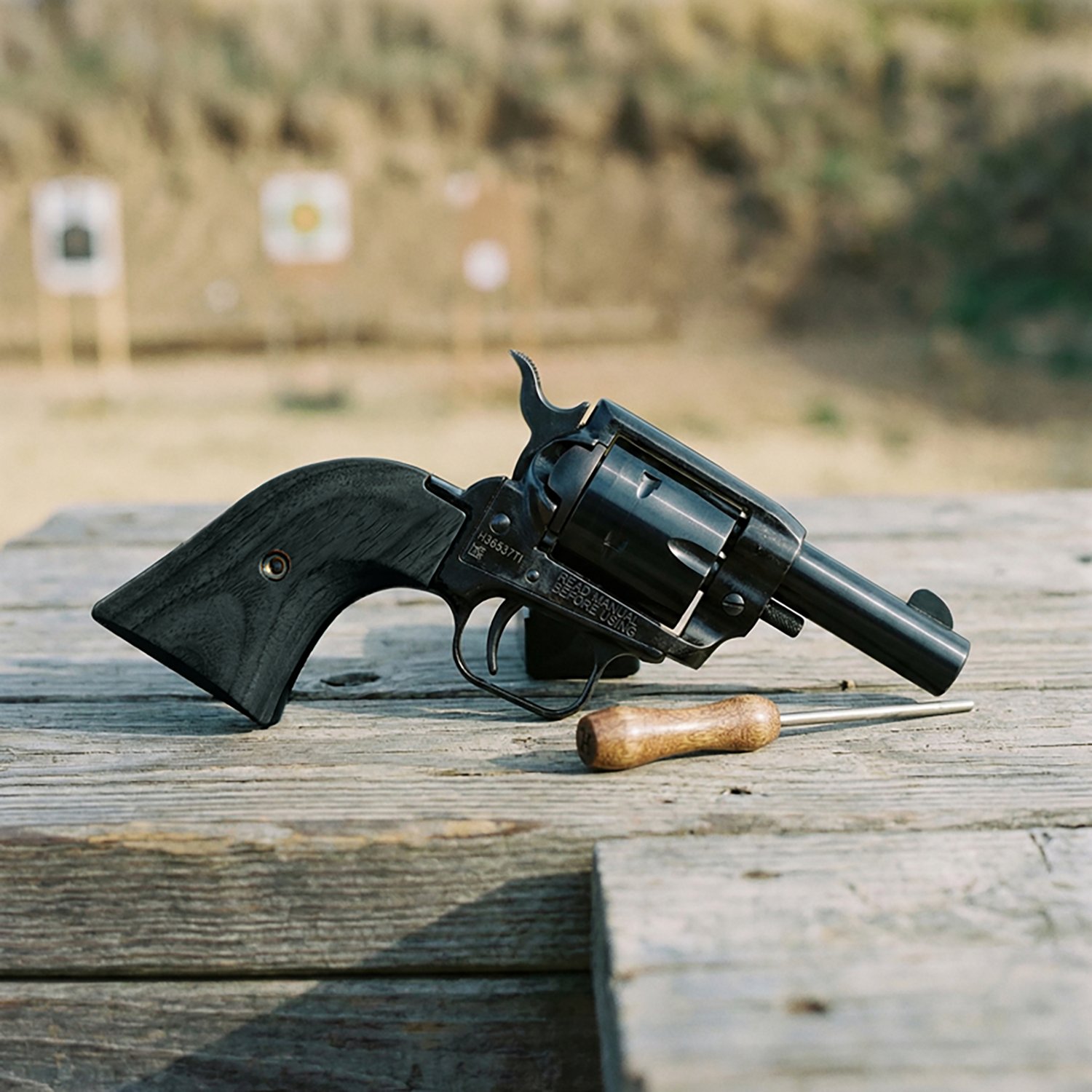 Heritage BK22B2BBK Barkeep .22 LR Revolver - view number 2