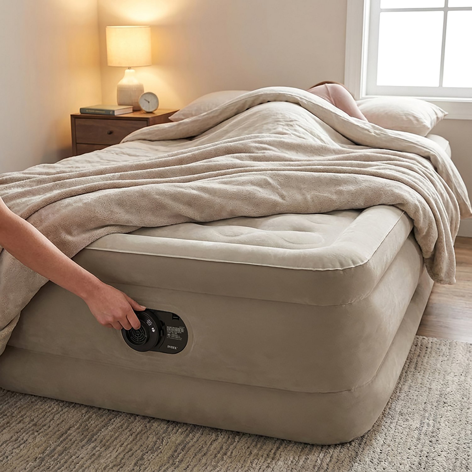 Intex Dura-Beam Deluxe Ultra Plush 18 in Twin Air Mattress - view number 7