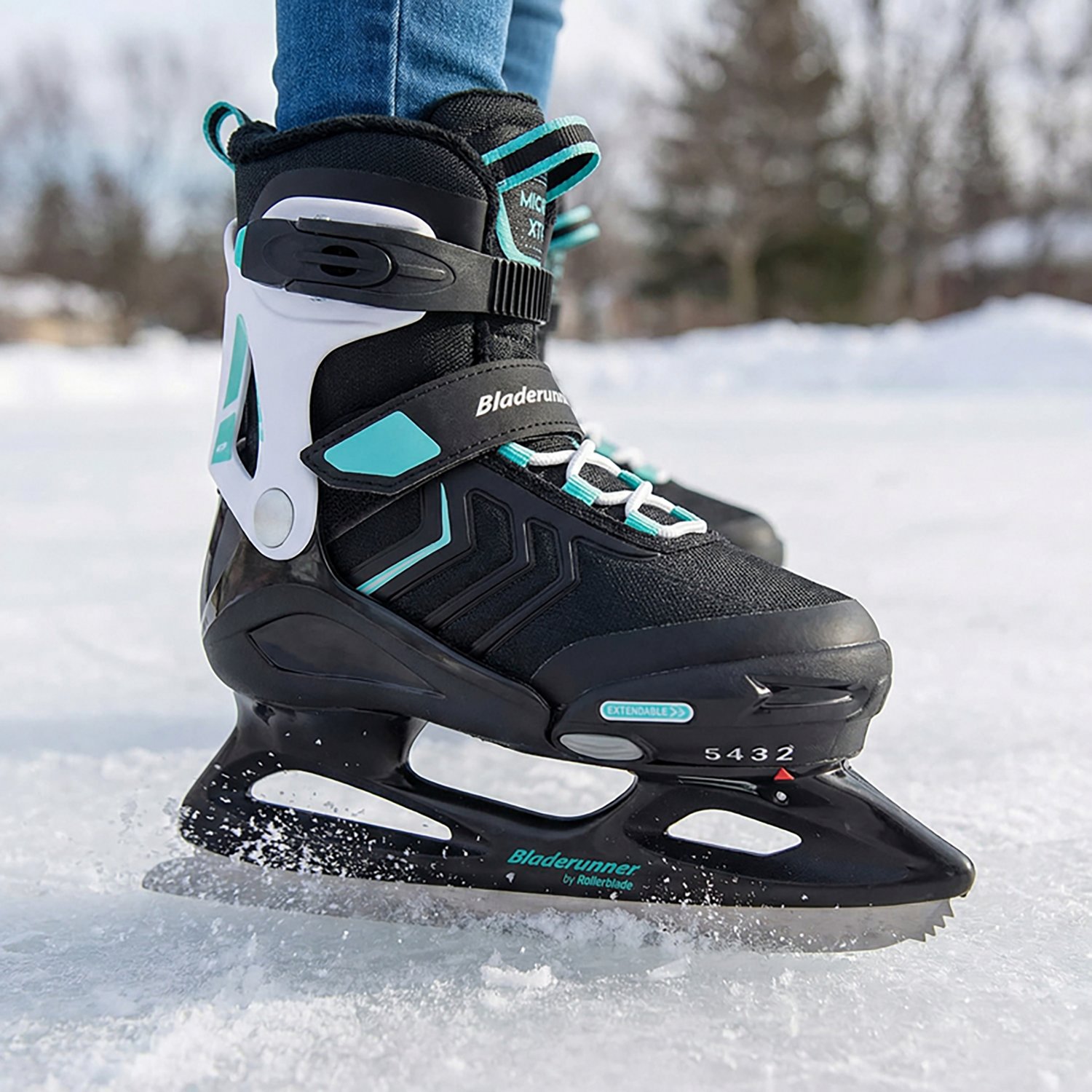 Bladerunner Junior Girls' Micro XT Adjustable Ice Skates - view number 7