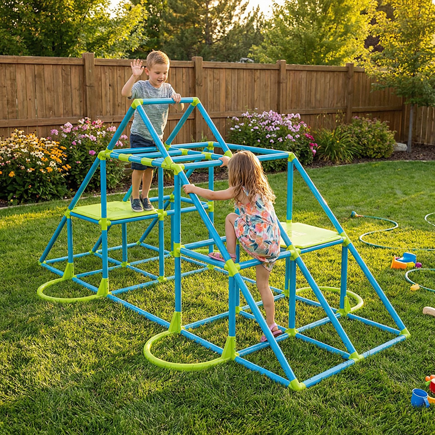 NSG Eezy Peezy Mega Pyramid Monkey Bar Climber - view number 6