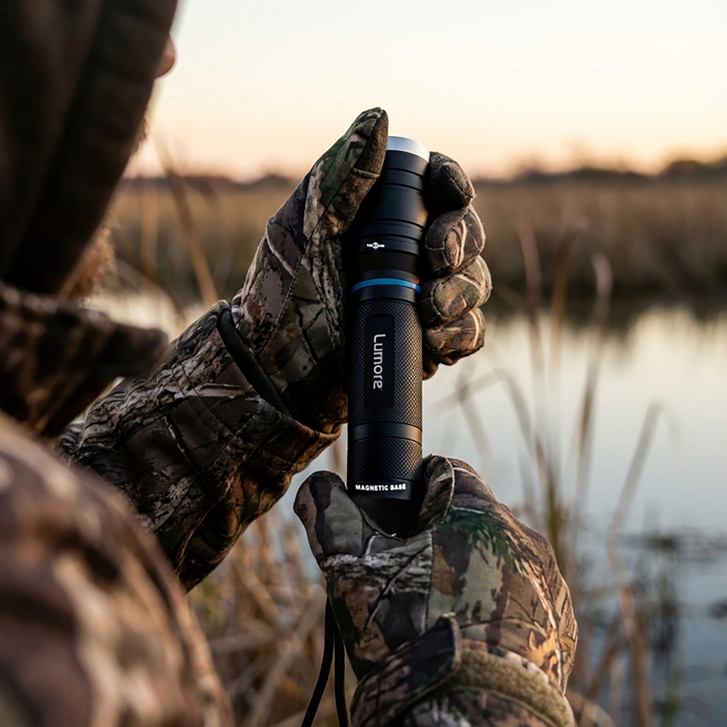 Lumore 300 Lumen Flashlight and 200 Lumen Sliding Work Light 2-N-1 Light                                                         - view number 4