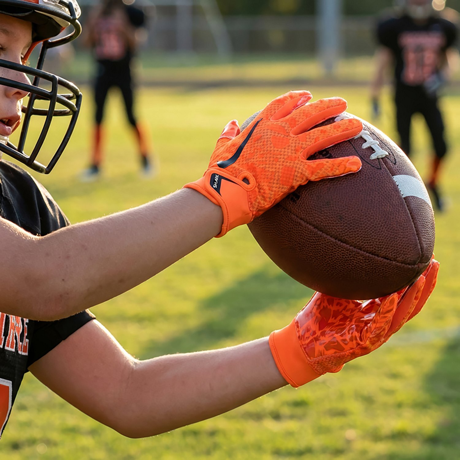 Nike PeeWee Shark 2.0 Football Glove                                                                                             - view number 4