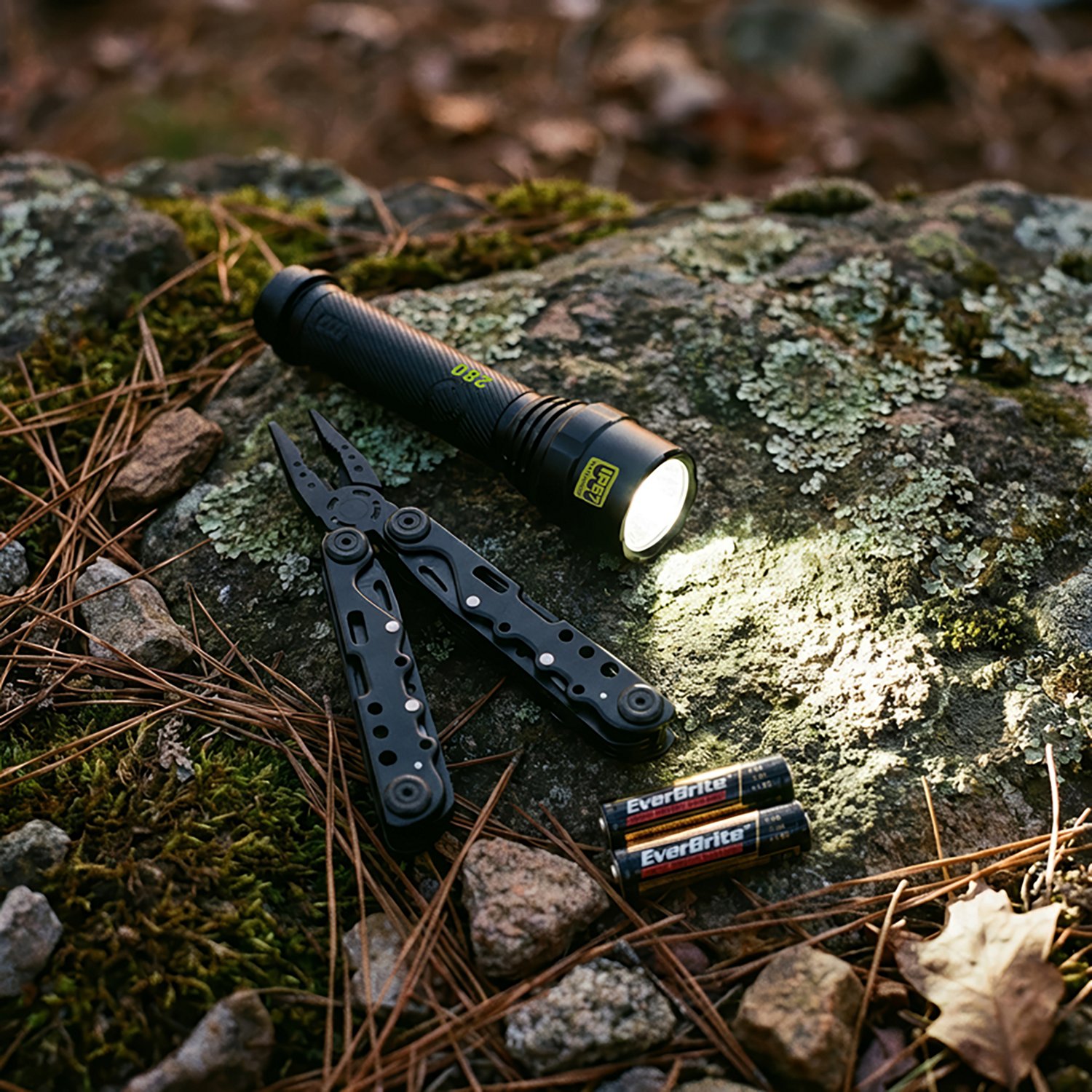Magellan Outdoors Multi-Tool and 280-Lumen Penlight Combo                                                                        - view number 5