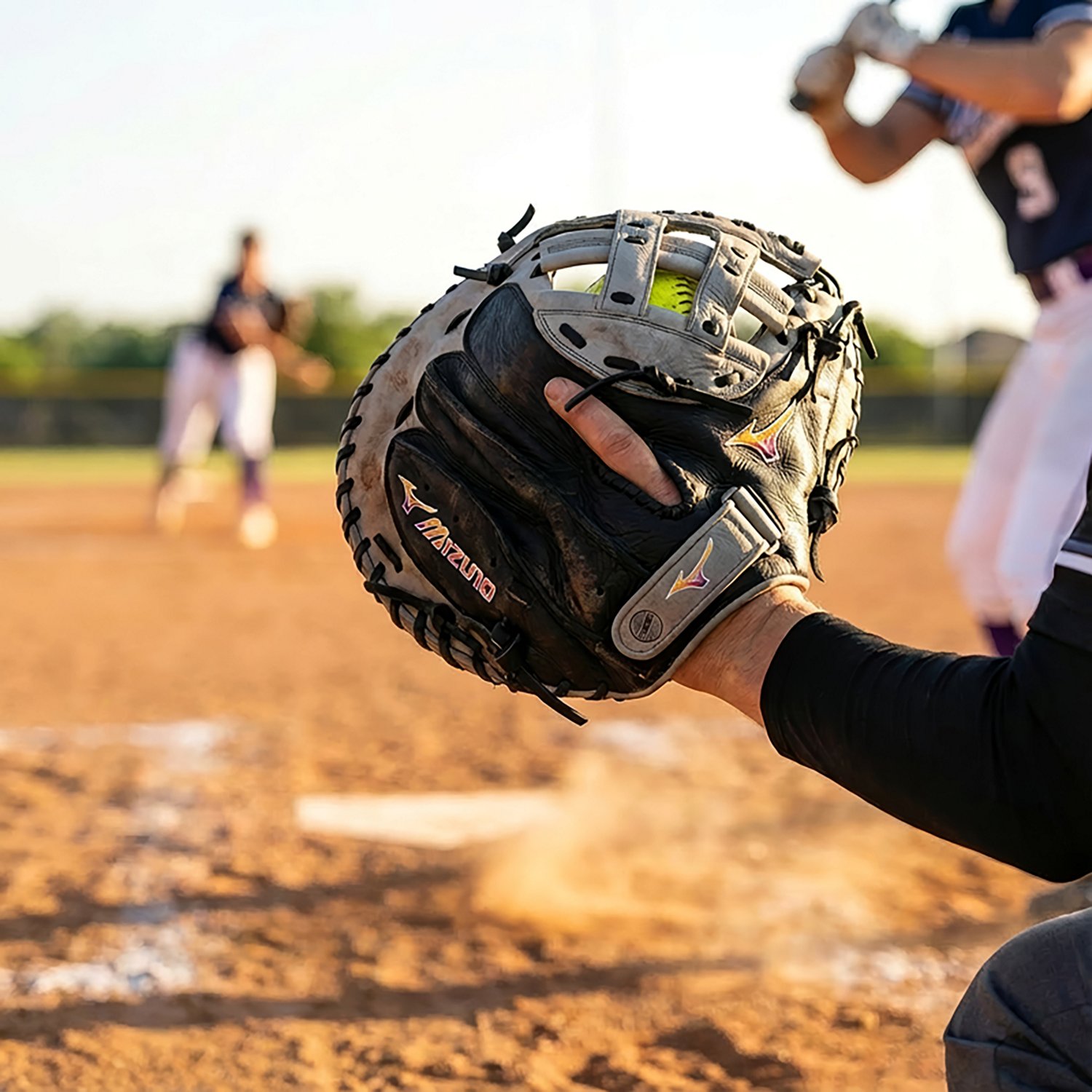 Mizuno 34 in Franchise Series Fastpitch Softball Catcher's Mitt                                                                  - view number 5