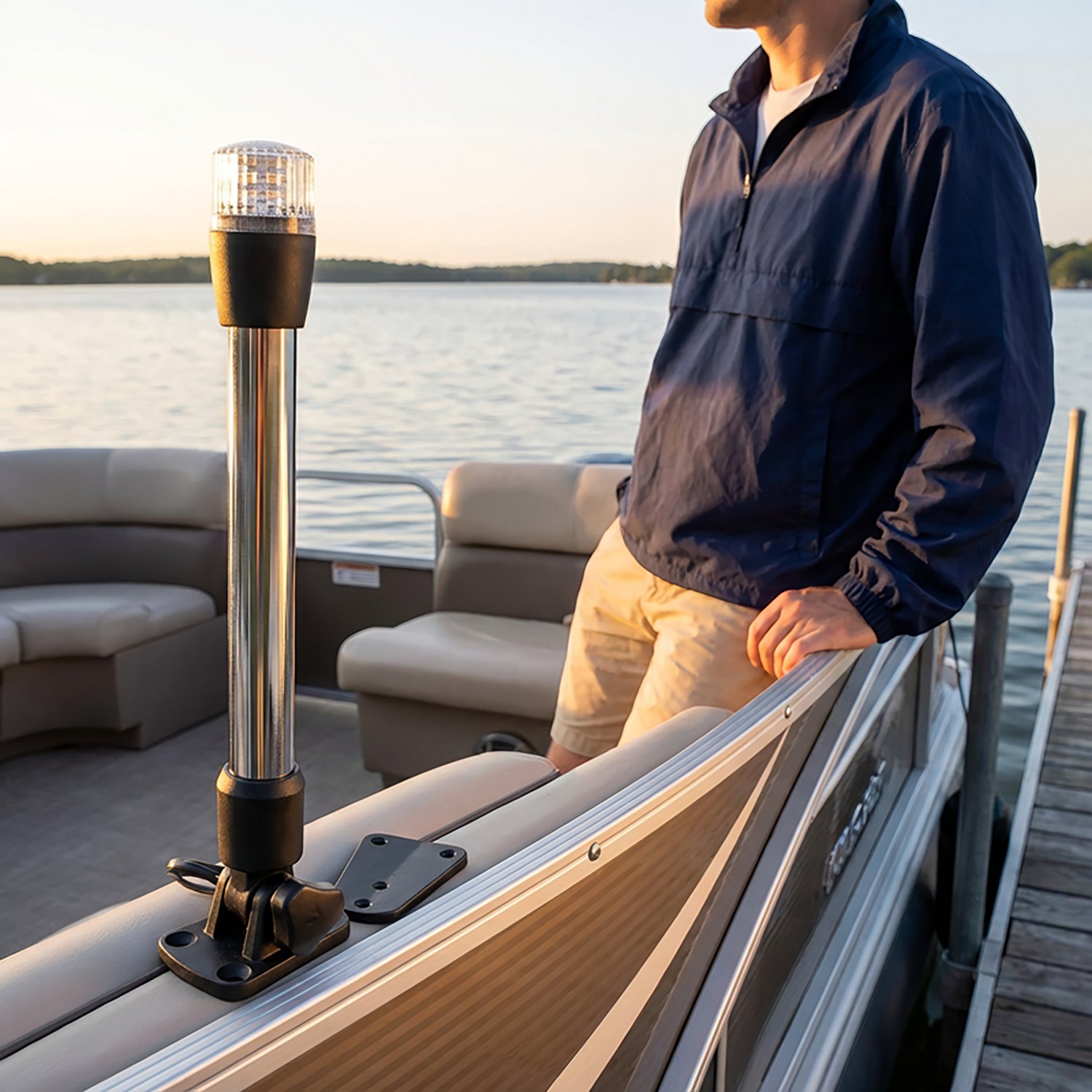 Marine Raider LED Fold Down Stern Light - view number 4