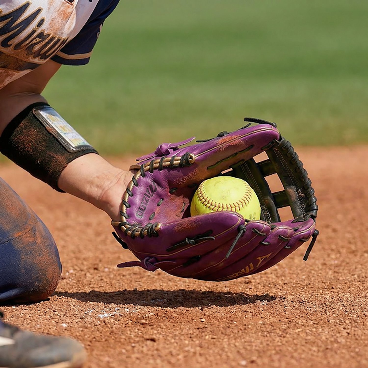 Mizuno 12 in MVP Prime Infielder Fastpitch Softball Glove - view number 5