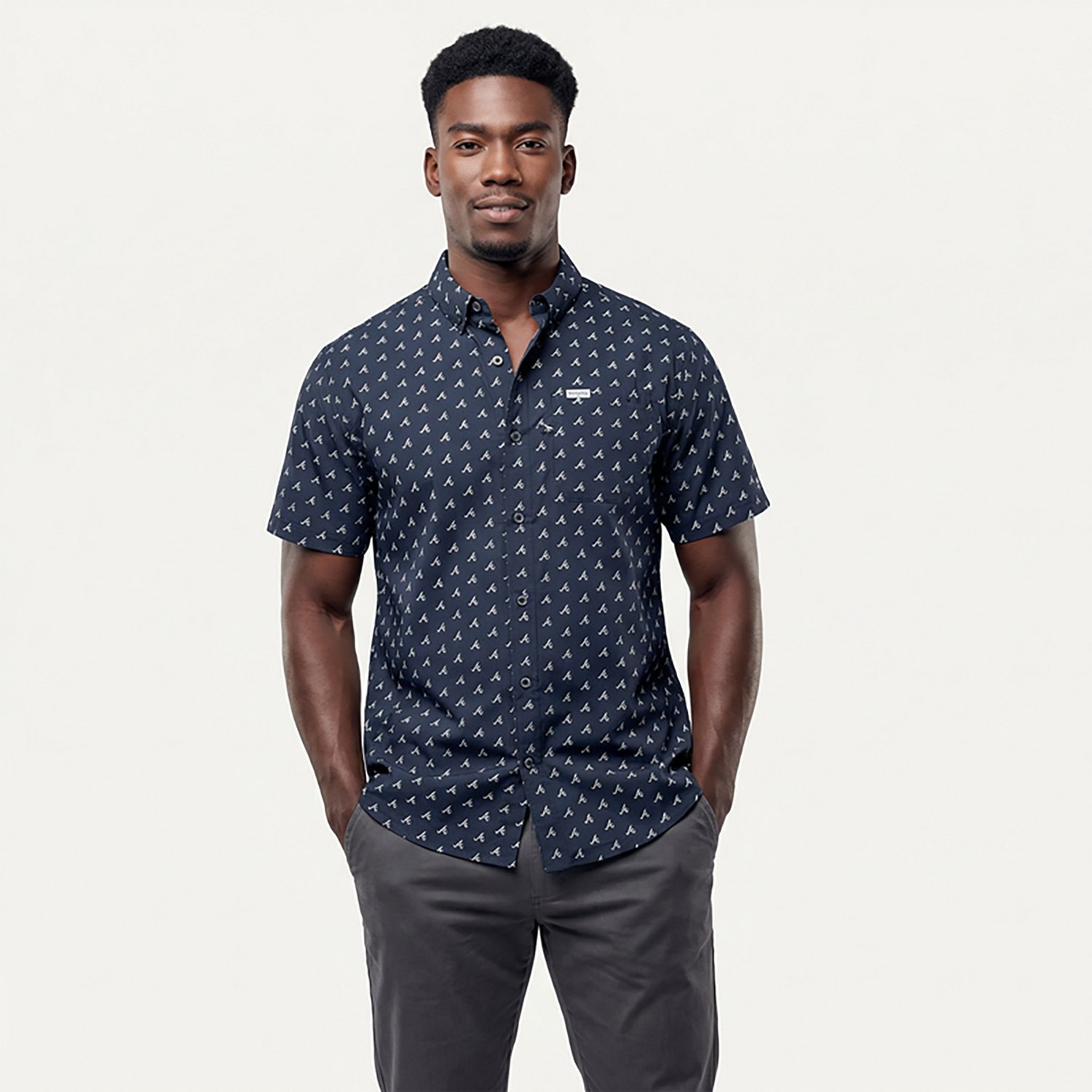 Columbia Sportswear Men's Atlanta Braves Micro Logo Super Slack Tide Primary Short Sleeve Shirt                                  - view number 2