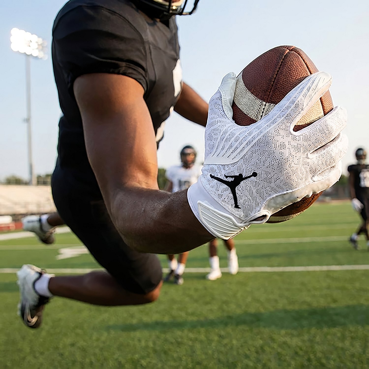 Jordan Fly Lock Football Gloves - view number 4