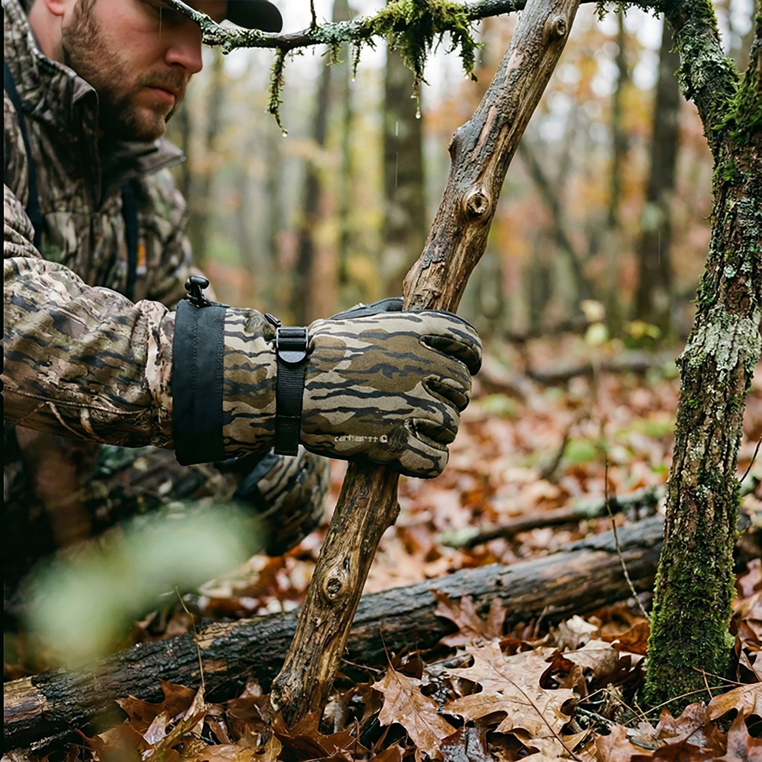 Carhartt Men's Waterproof Insulated Camo Gauntlet Gloves - view number 4