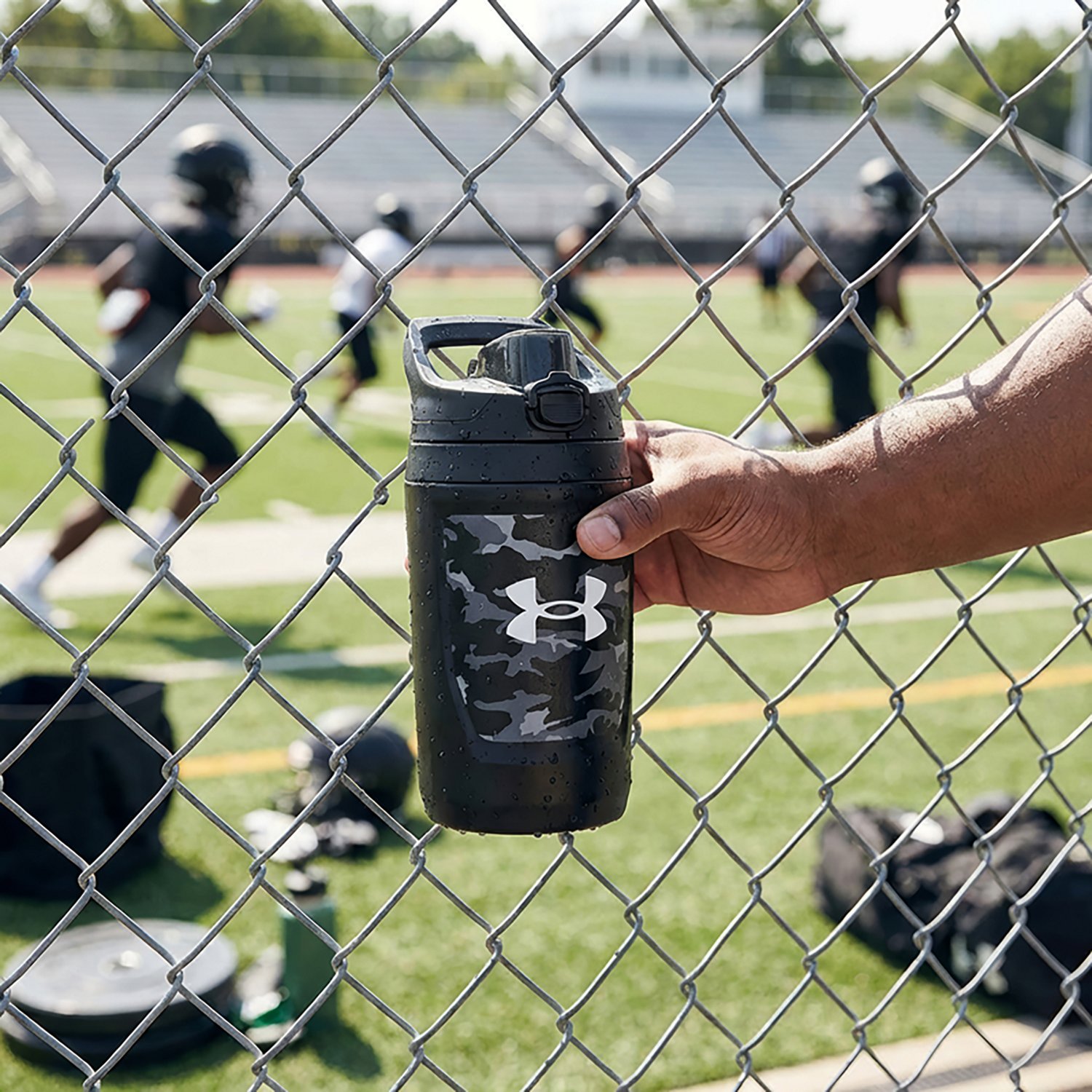 Under Armour Playmaker Printed 32 oz. Jug - view number 8