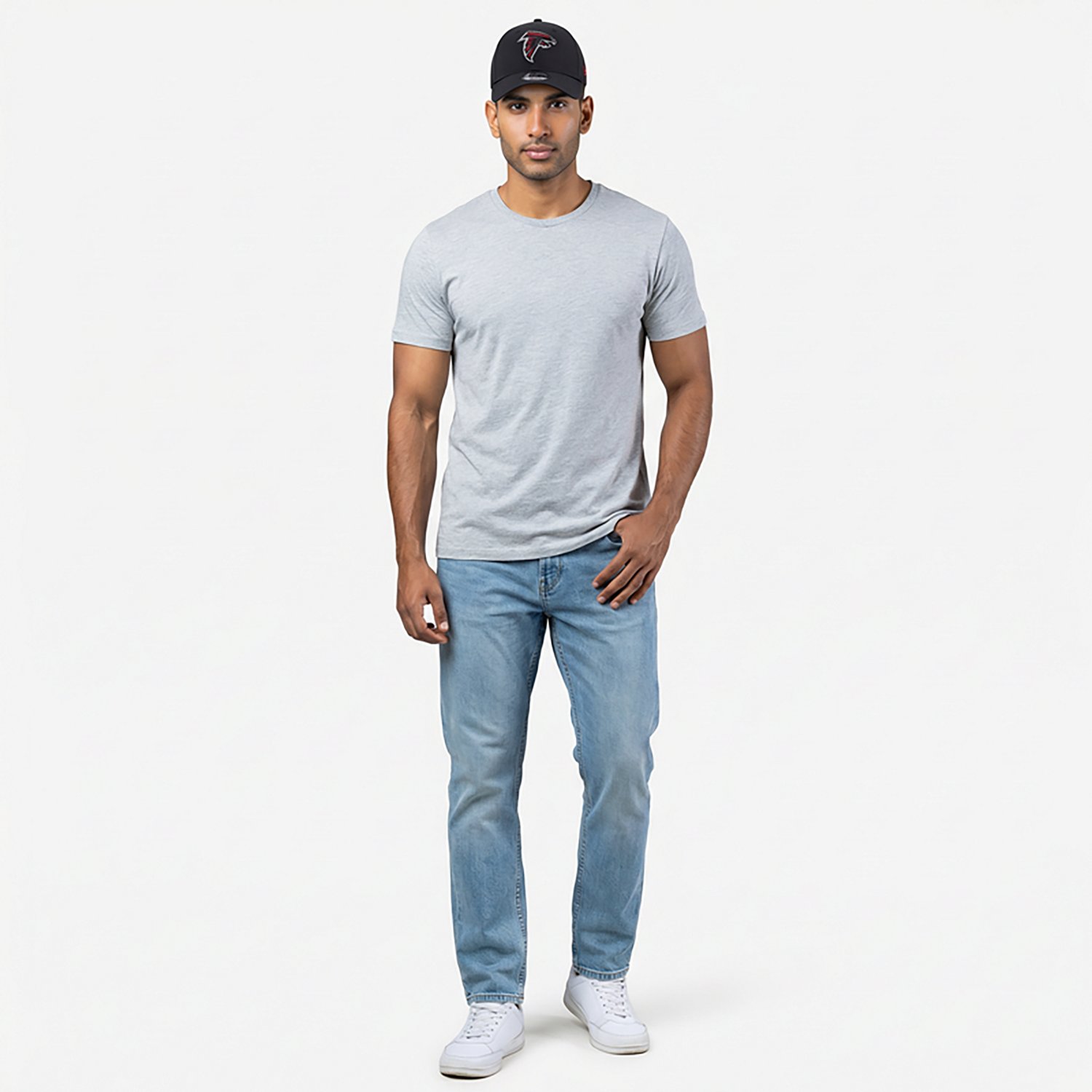 New Era Men's Falcons Night Black 39THIRTY Cap