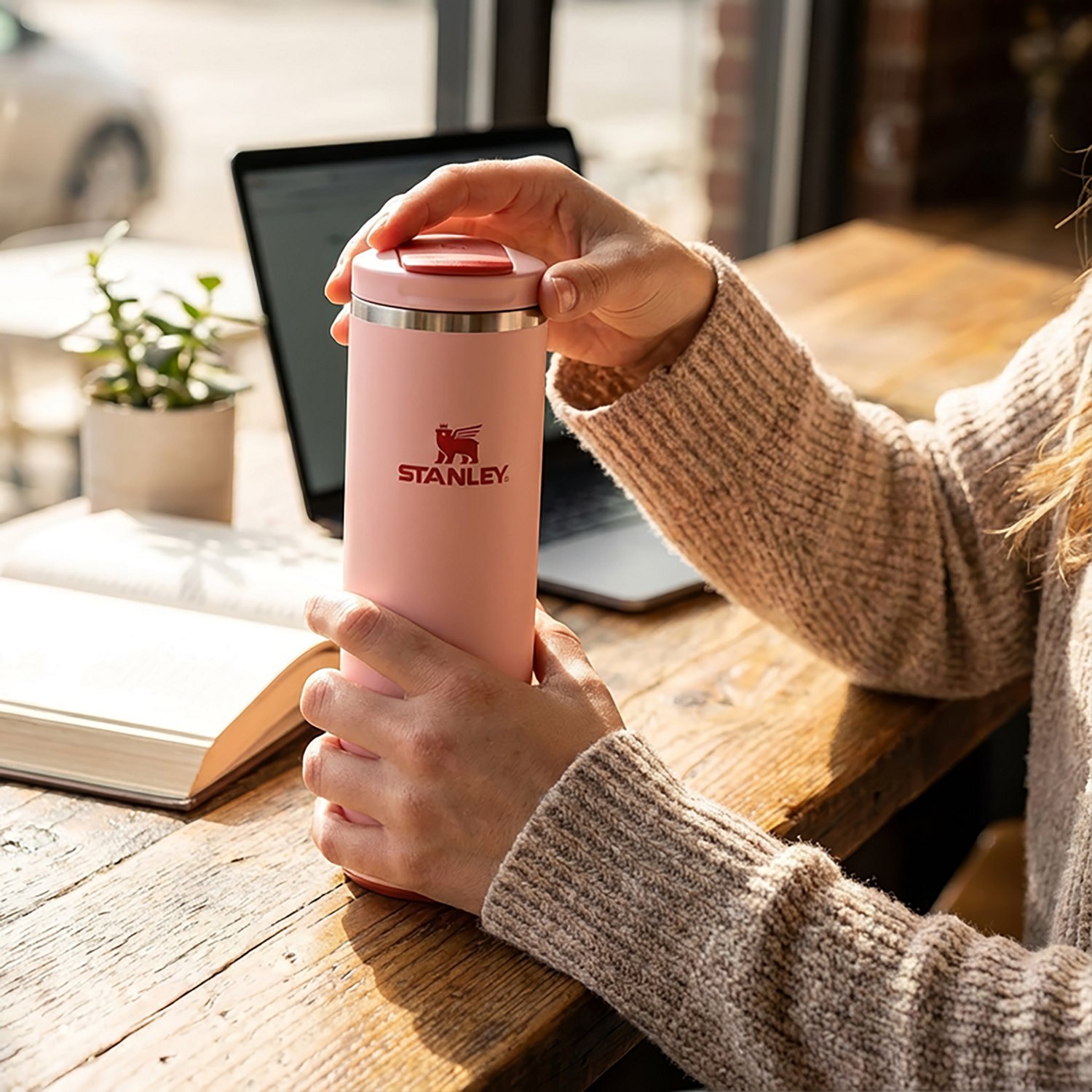 Stanley AeroLight 16 oz Transit Bottle | Academy