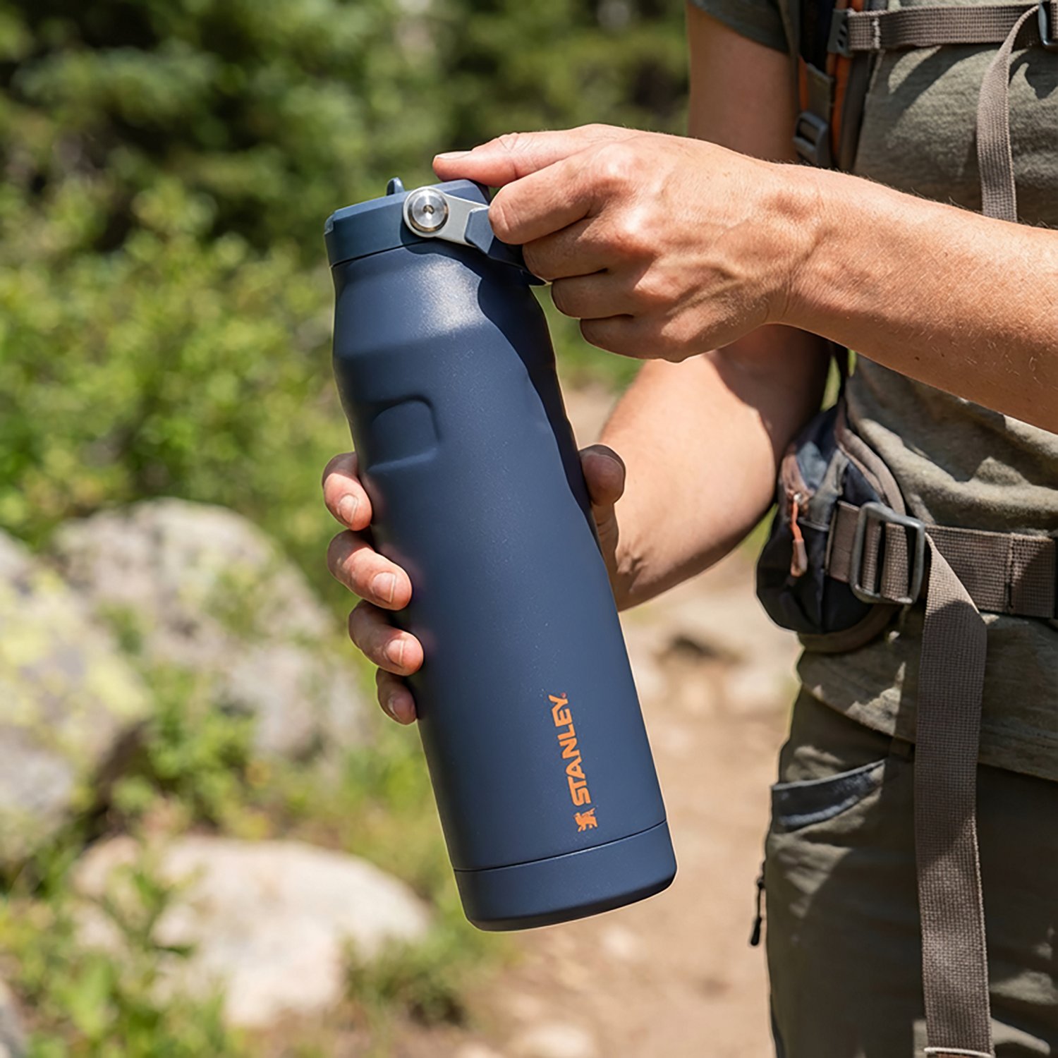 Stanley 36 oz IceFlow AeroLight Flip Straw 2.0 Bottle - view number 4