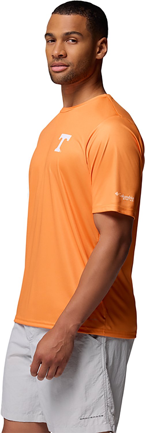 Columbia Sportswear Men's University of Tennessee CLG Super Terminal Tackle Graphic T-shirt - view number 5