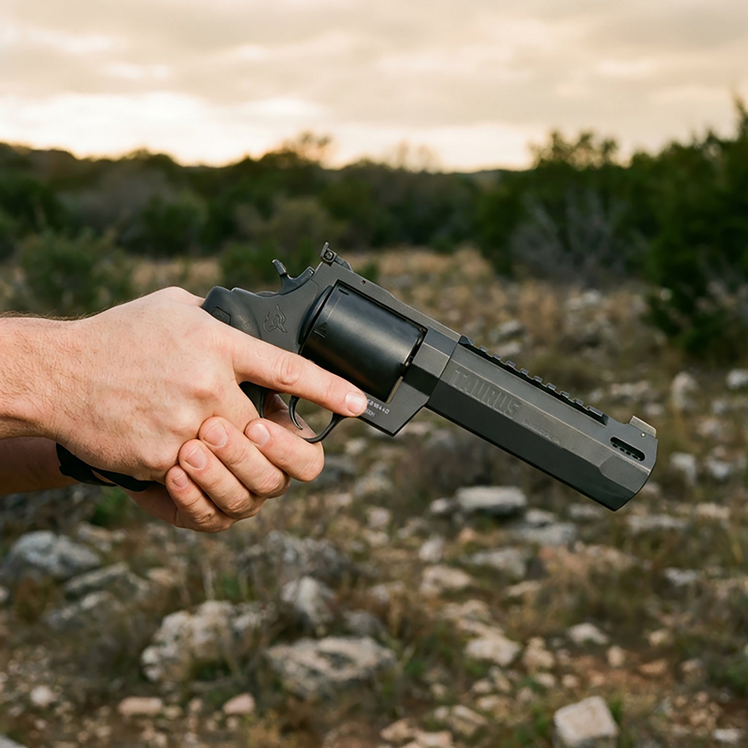 Taurus Raging Hunter .500 S&W Magnum 6.75 in 5-Round Revolver with Ported Barrel - view number 2