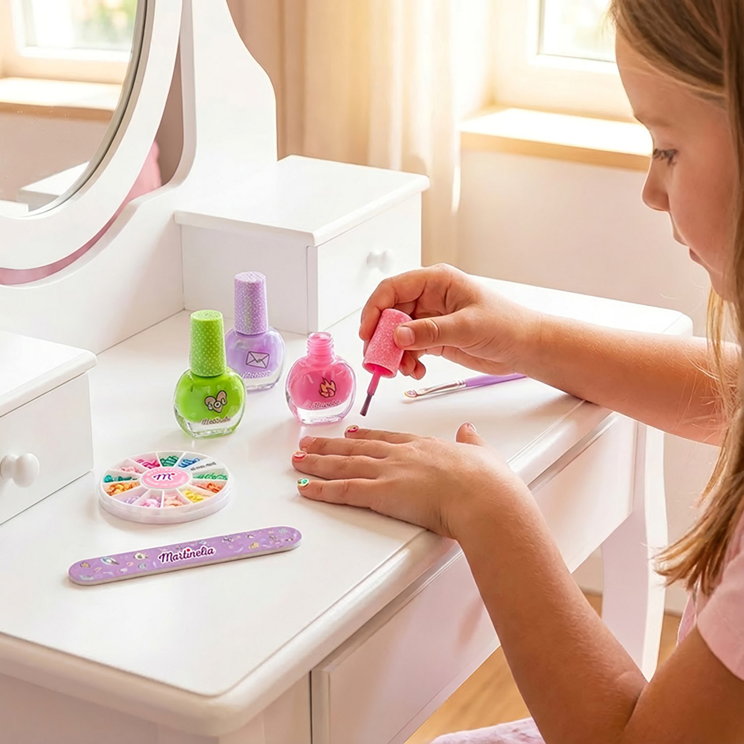 Toysmith Martinelia Super Girl Nail Design Kit - view number 3