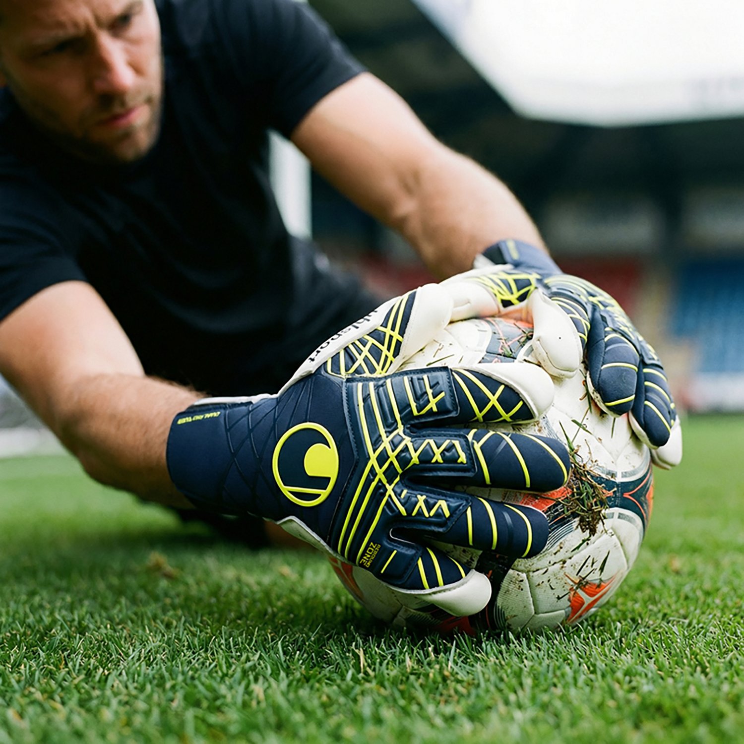 uhlsport Prediction Absolutgrip Skin Cut Goalkeeper Gloves - view number 2