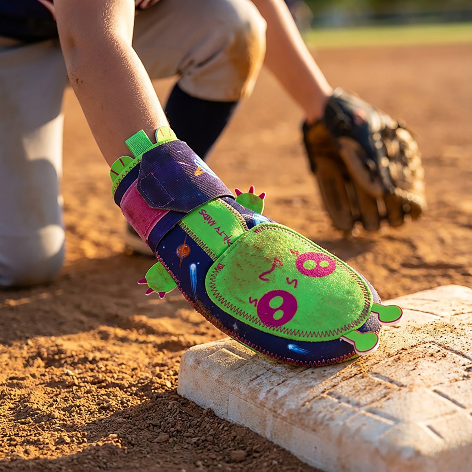 Dirty Mids Youth Savage Series Sliding Mitt - view number 4