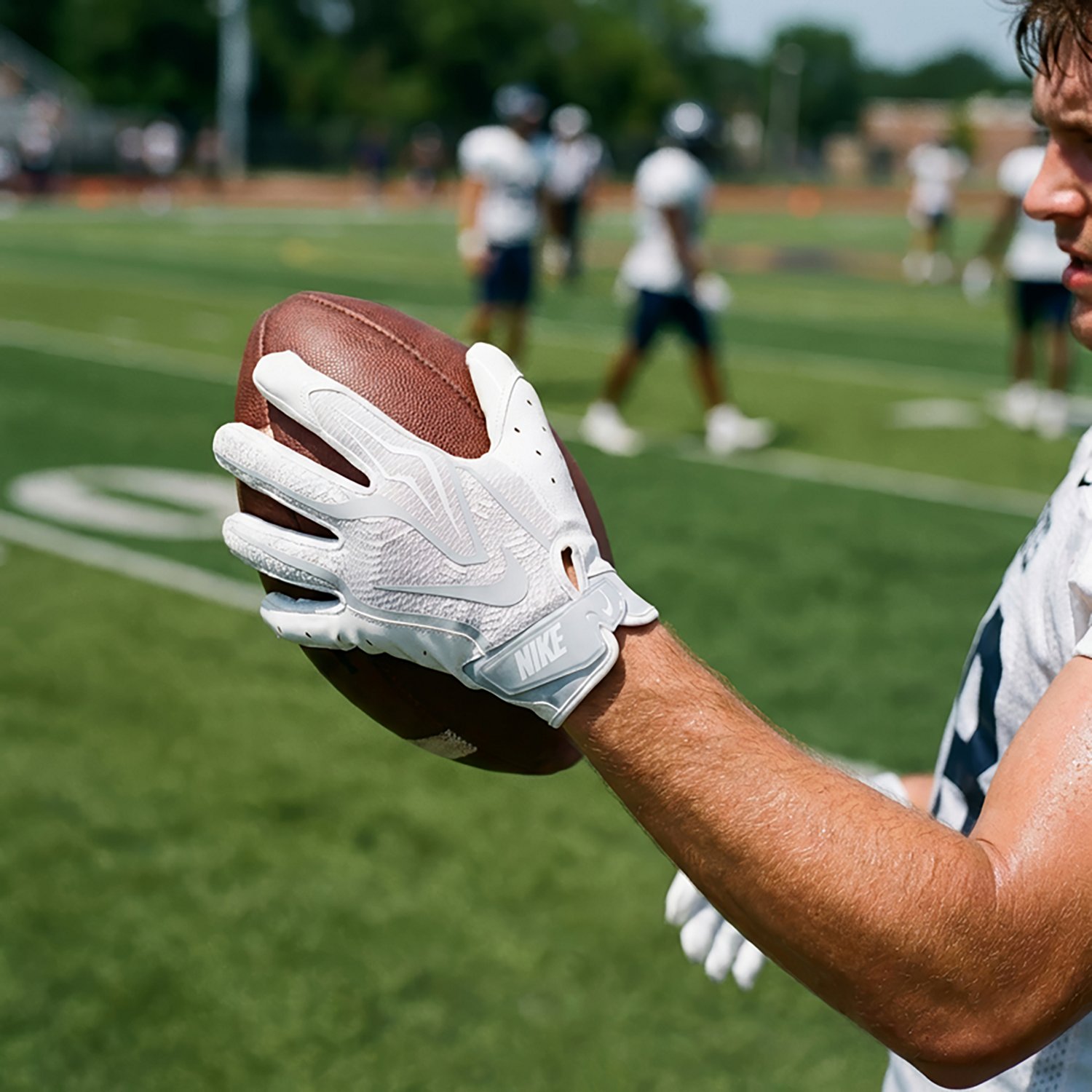 Nike Vapor Jet 9.0 Football Gloves - view number 4