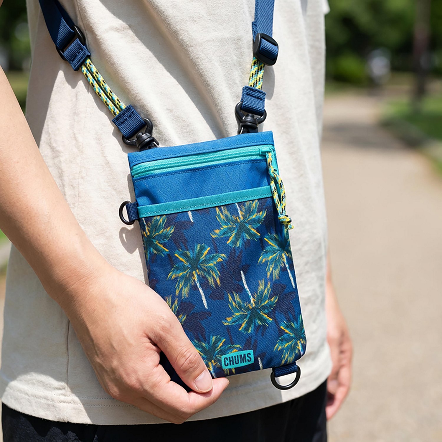 Chums Rover Phone Tote - view number 5