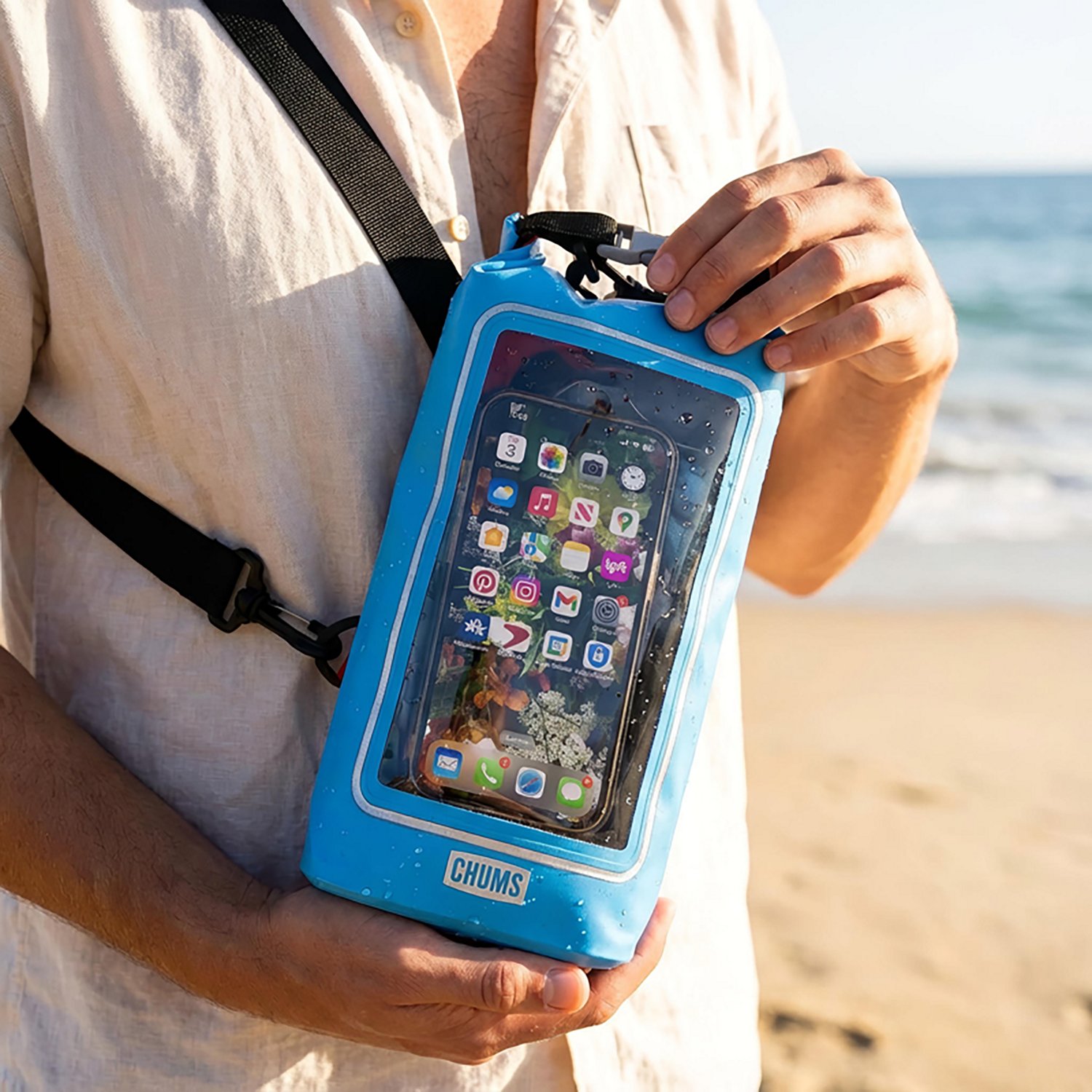Chums High Water Phone Tote - view number 4