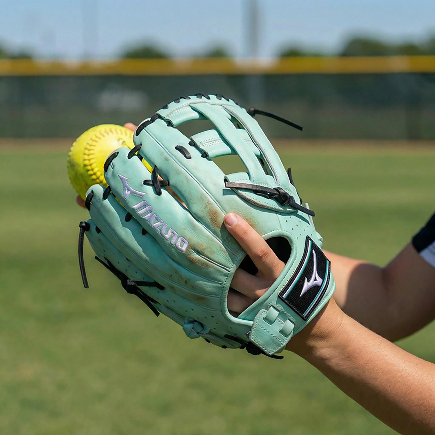 Mizuno Women’s Prime Elite X GPEXF-50 12.5 in Outfield Softball Fast-pitch Fielding Glove Left-handed - view number 7